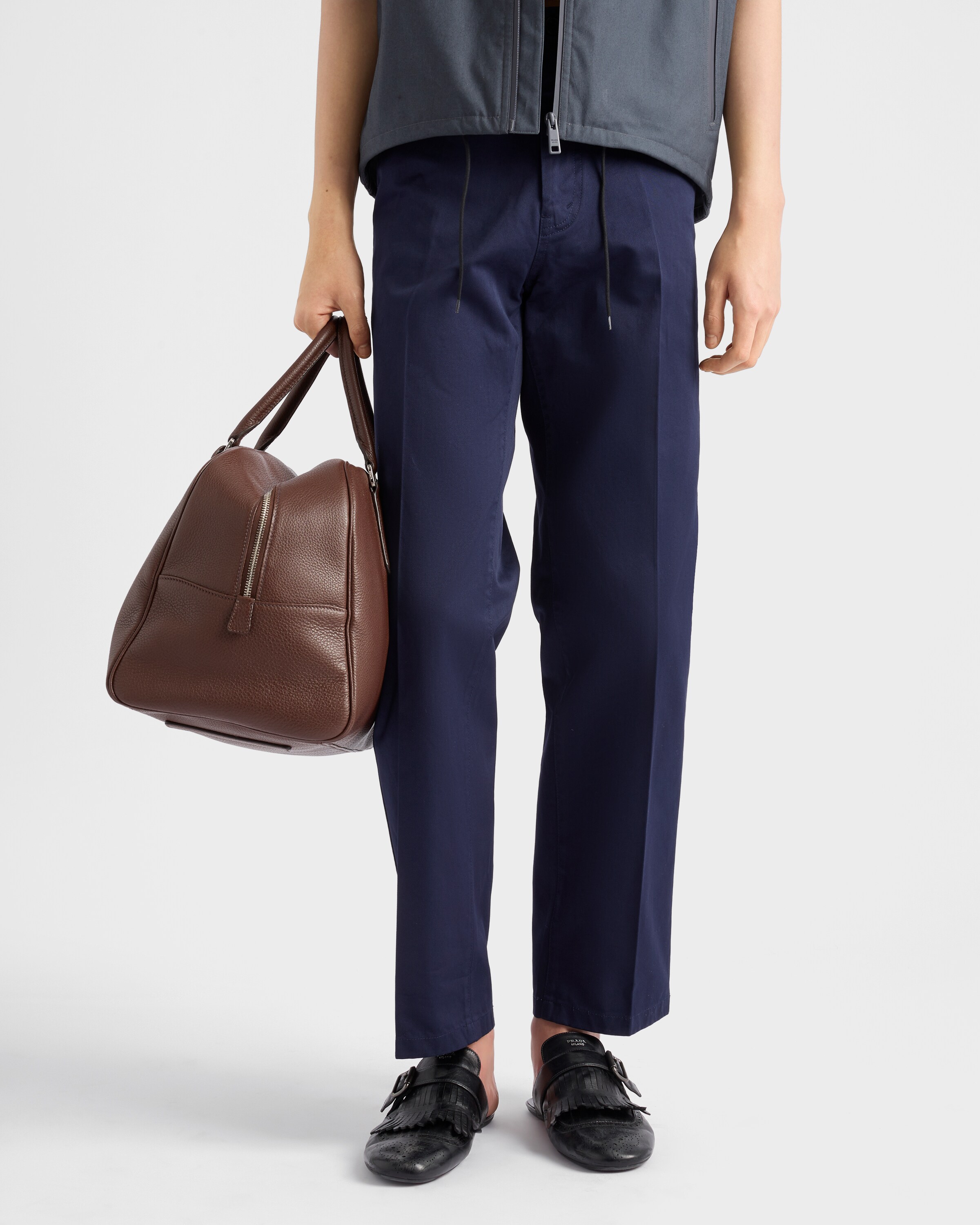 PRADA プラダ　チノパン　 綿パン　ストレートレッグ　ネイビー PRADA プラダ チノパン 綿パン ストレートレッグ ネイビー