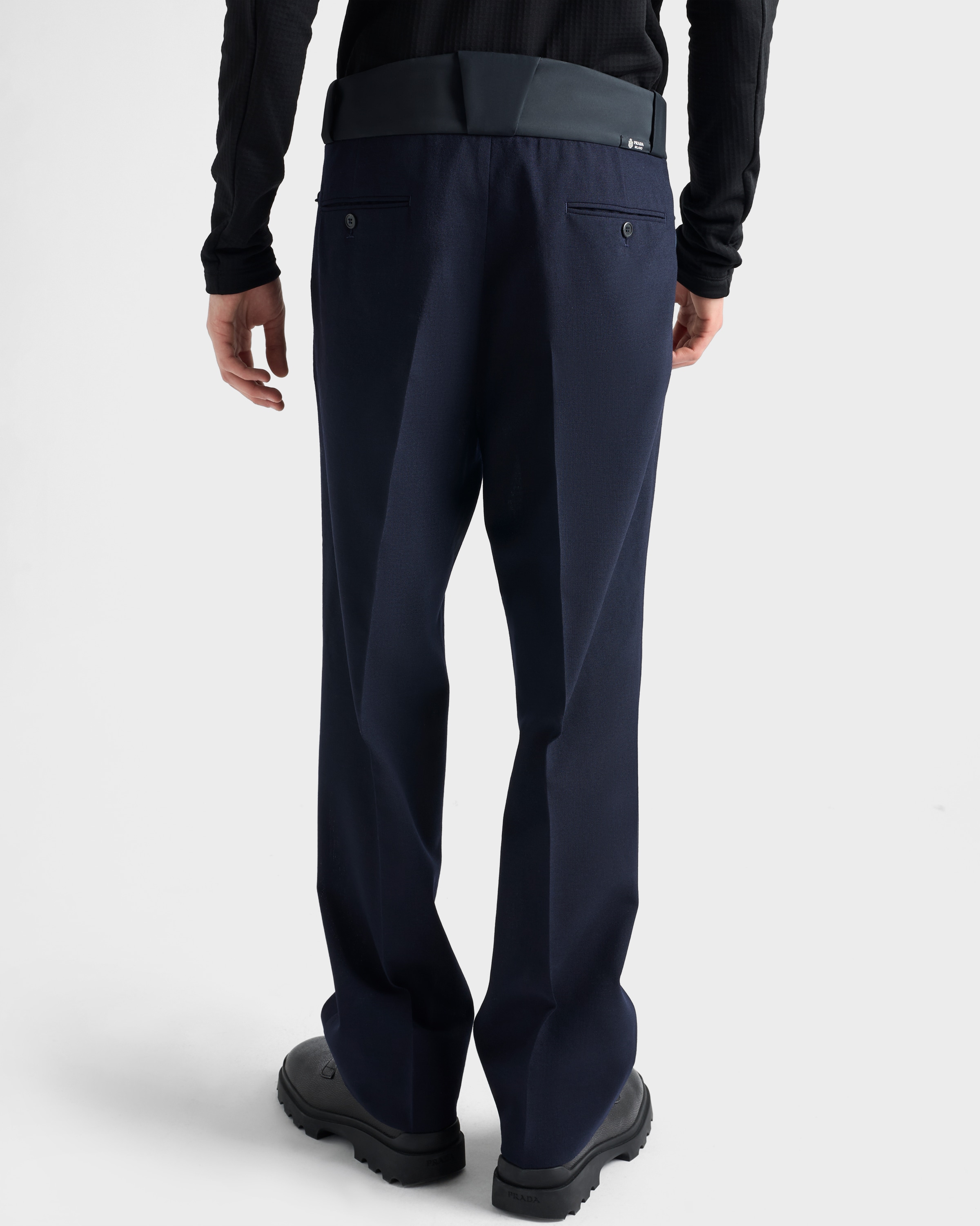 Wool pants with technical details