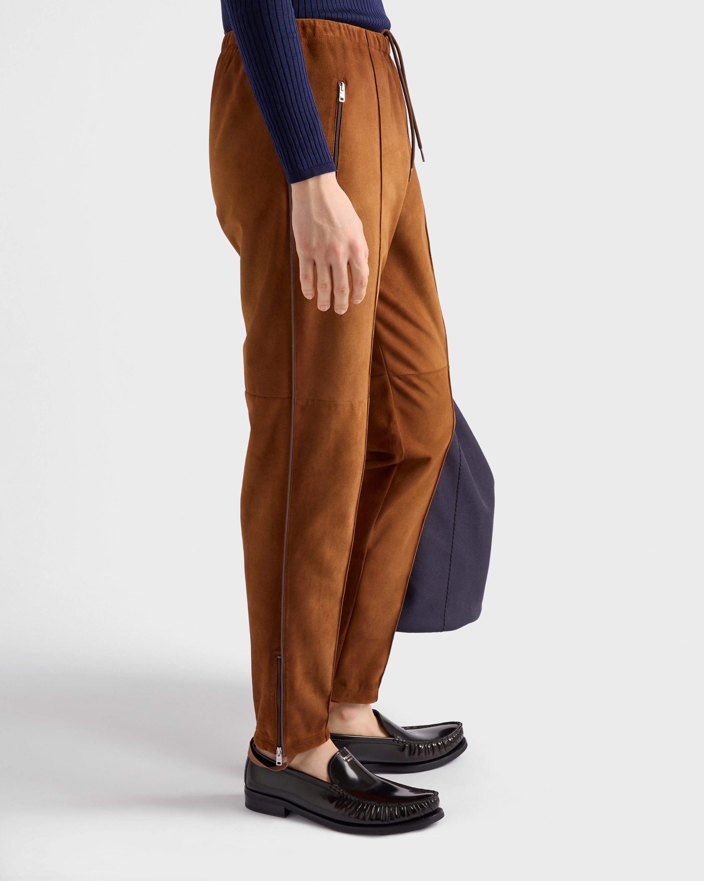 【日本入手困難】プラダ Suede joggers パンツ・ボトムス Cognac Suede joggers | PRADA