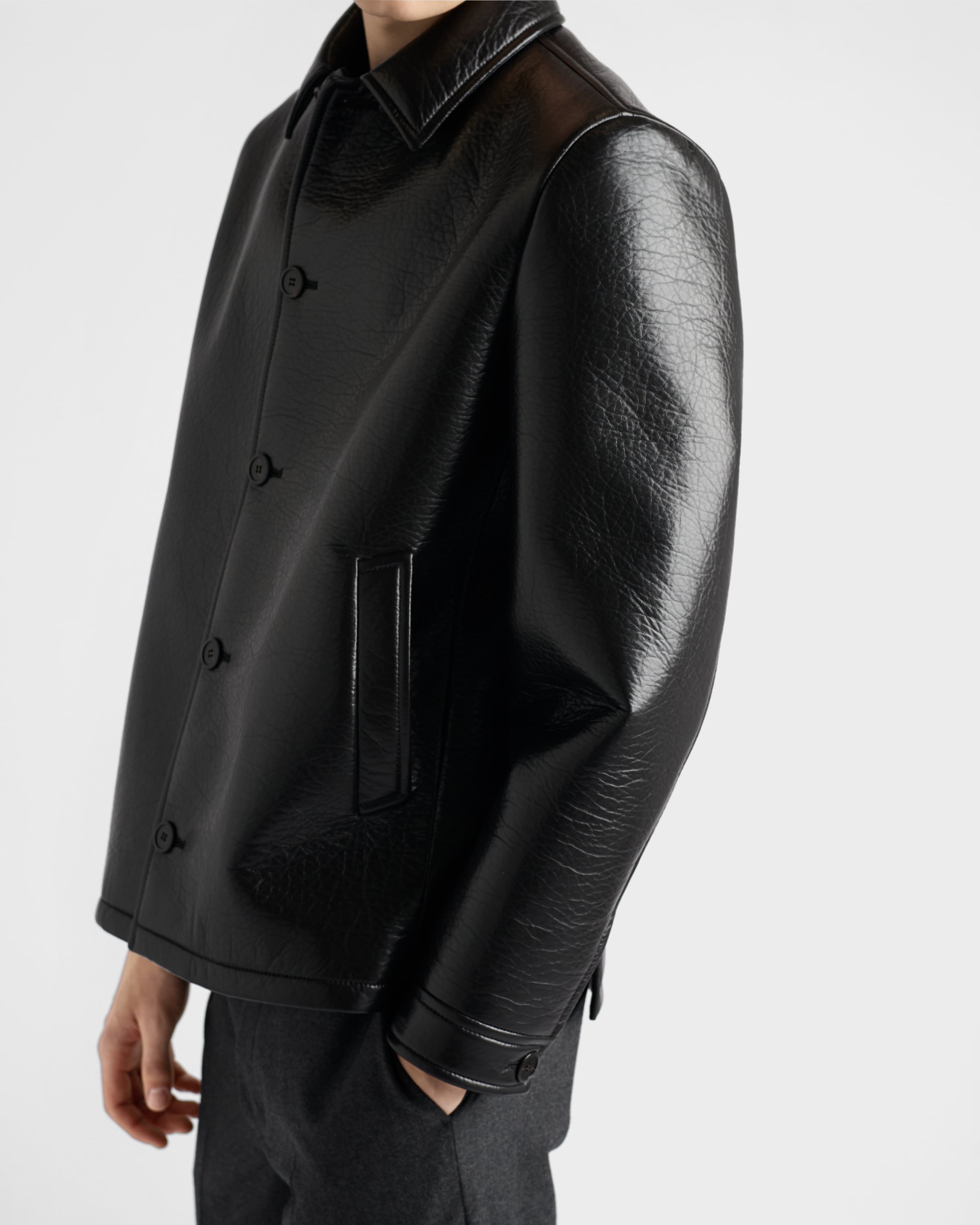 【日本入手困難】プラダ Quilted nappa leather caban アウター 日本入手困難】プラダ Quilted nappa leather caban アウター