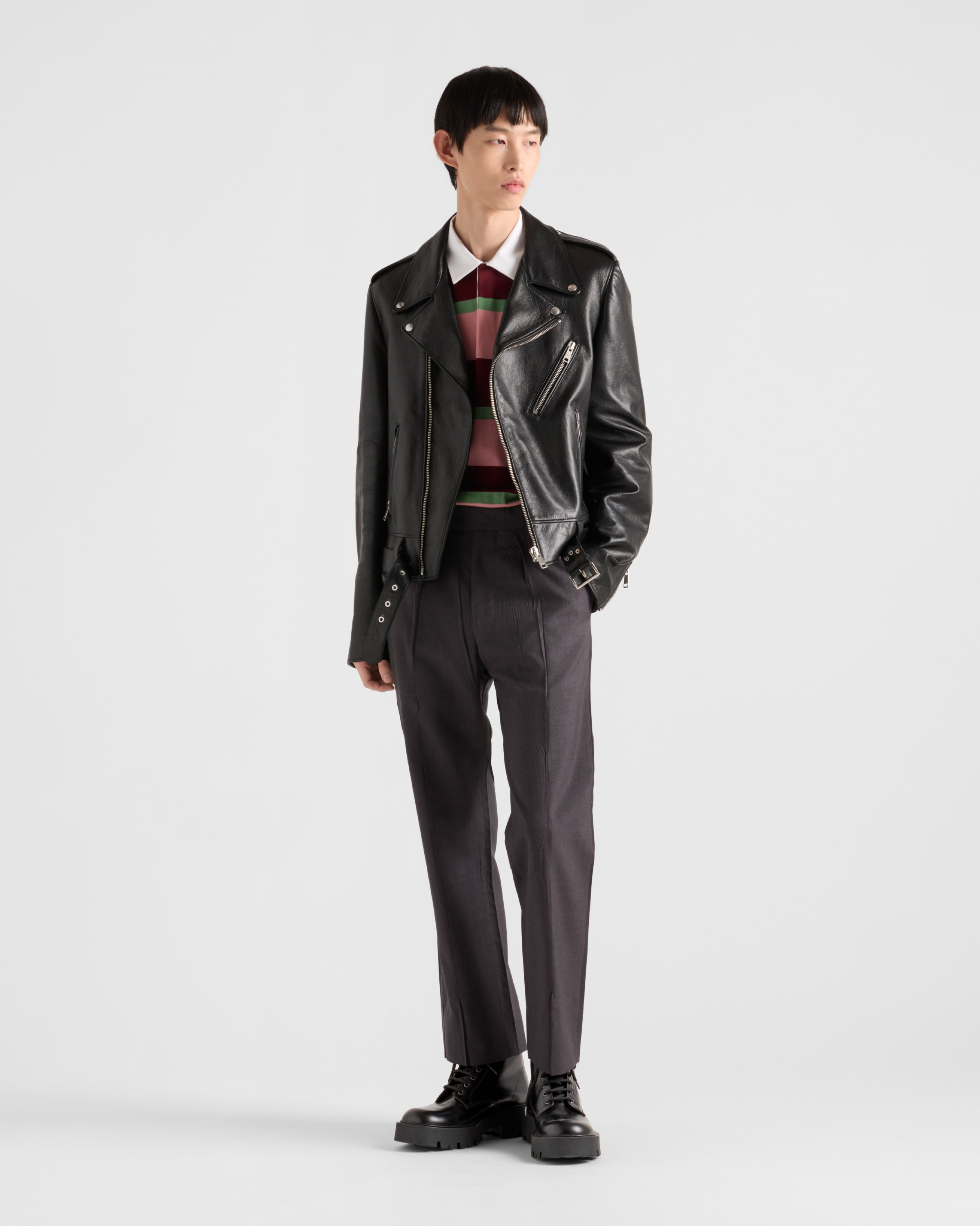 大人のリッチ感【PRADA】スナップボタン付き カードホルダー ☆PRADA☆ショルダーストラップ付 スパンコール カードホルダー