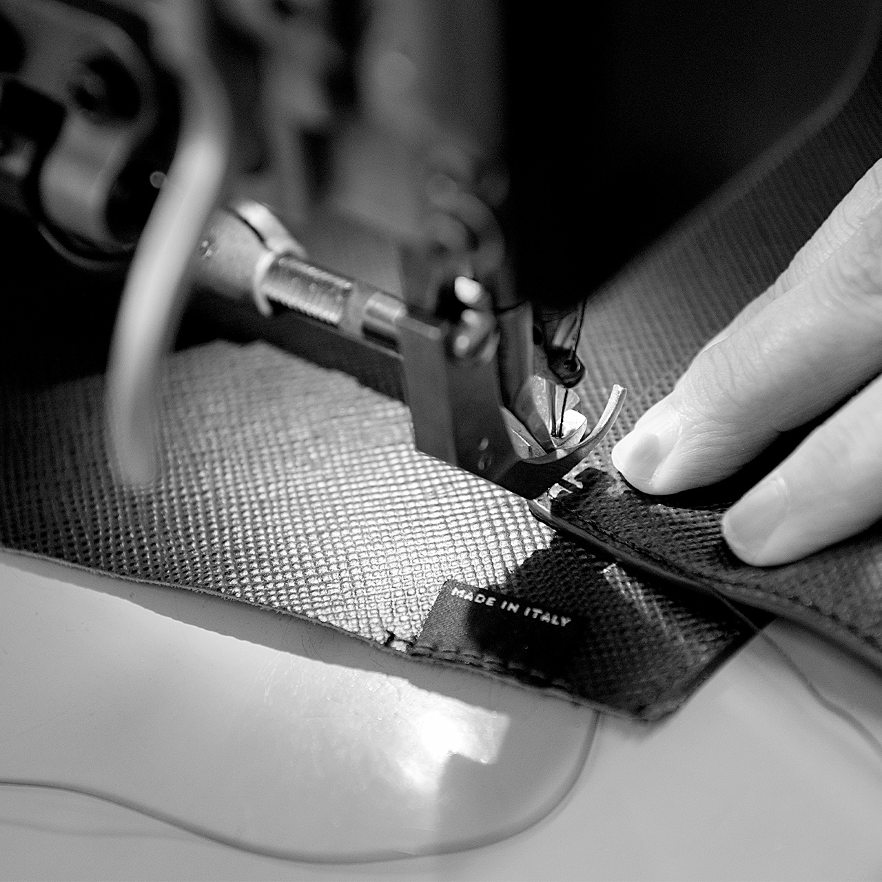 detail-image detail-image