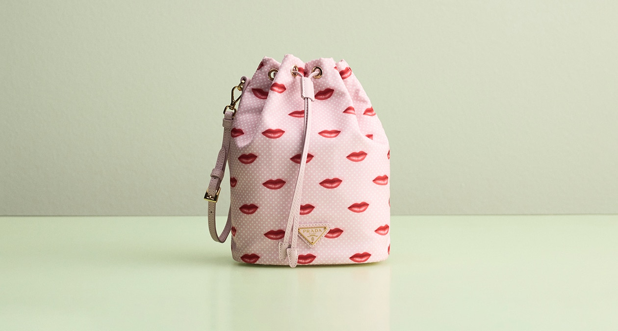 プラダ リネア・ロッサ アイウェア 2021コレクション | プラダ公式