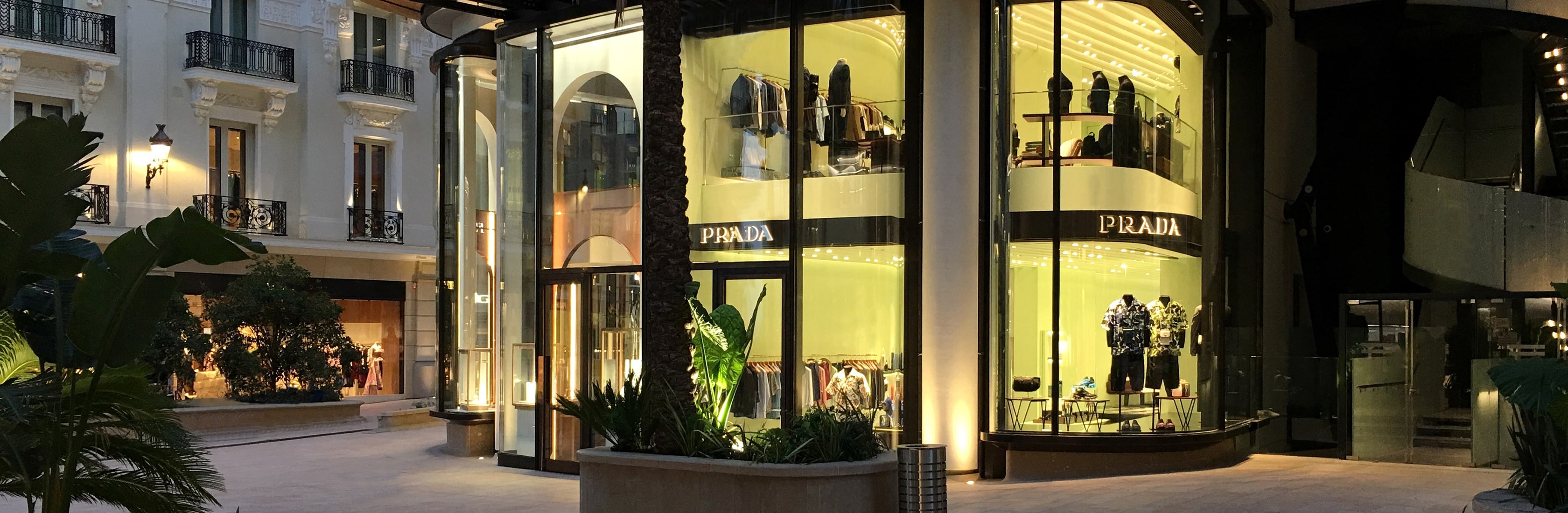 https://www.prada.com/content/dam/pradanux/global/store-locator/S116/banner-desktop.jpg