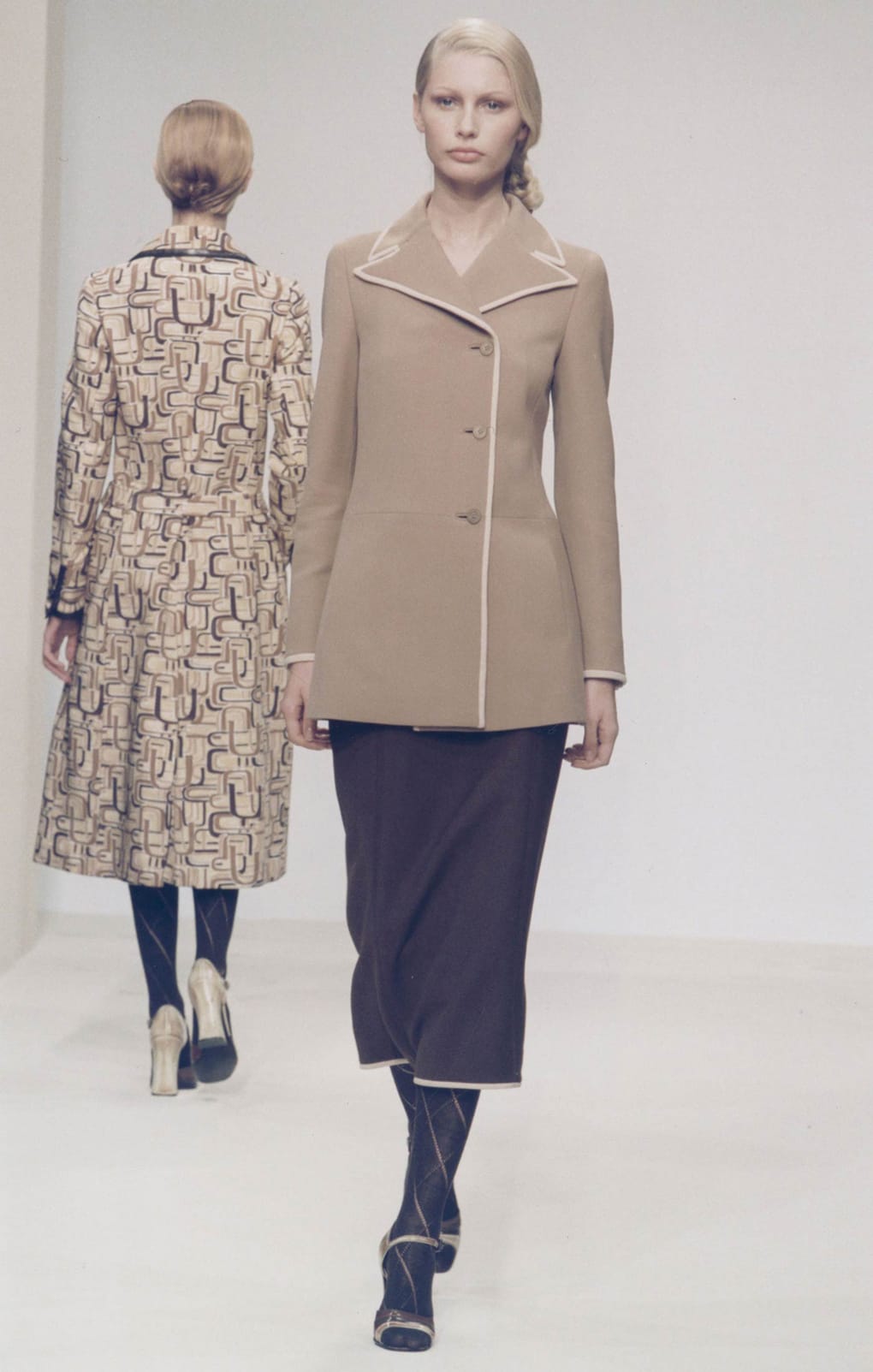 Look 10