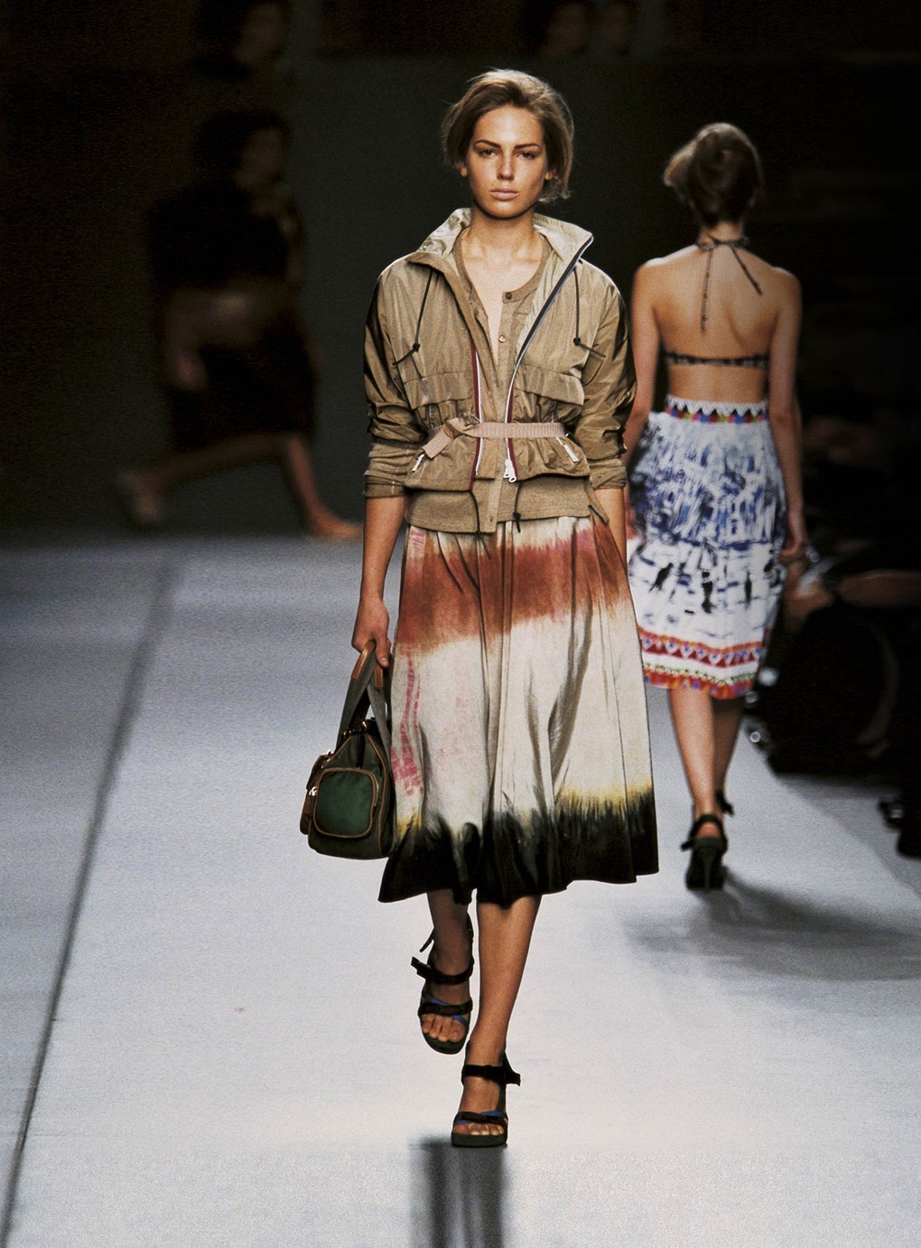 Look 16