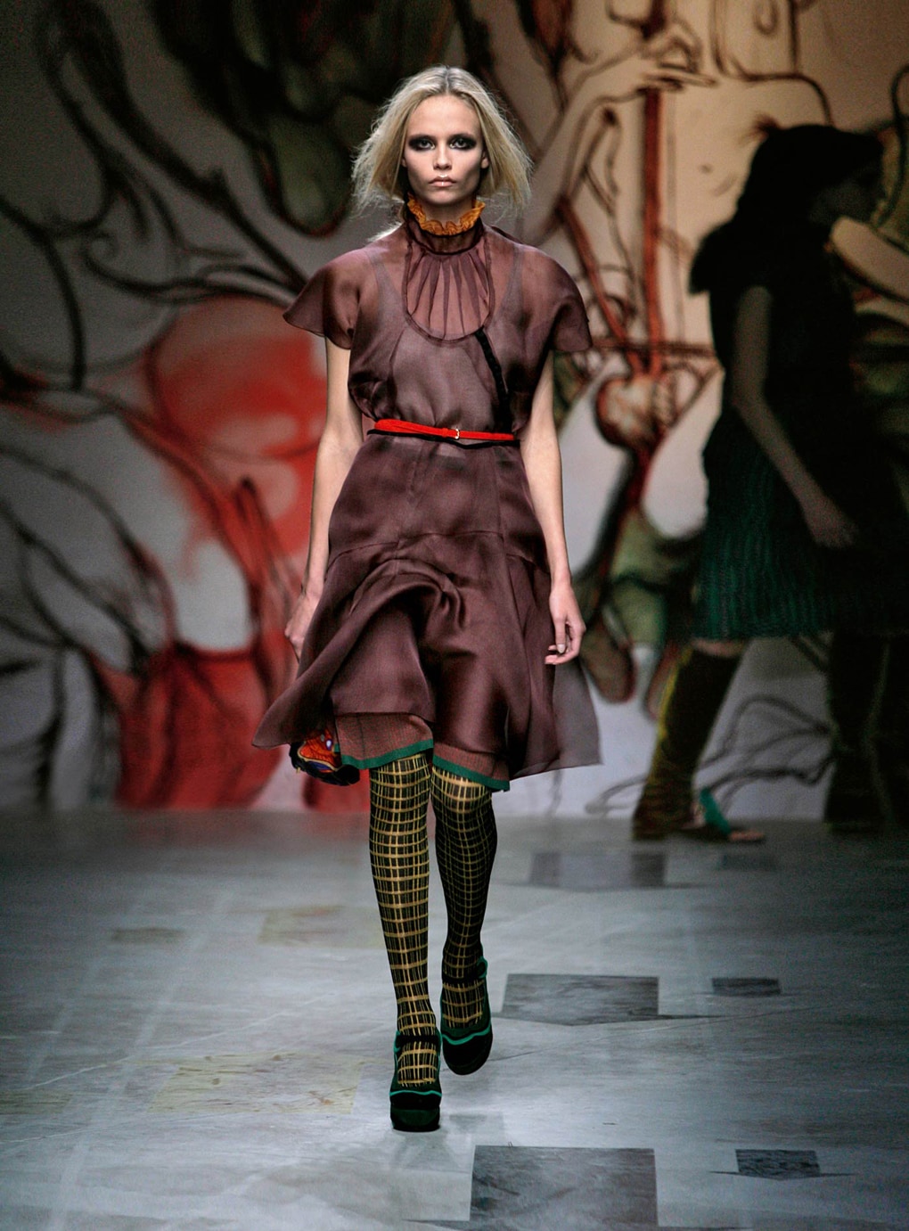 Look 16