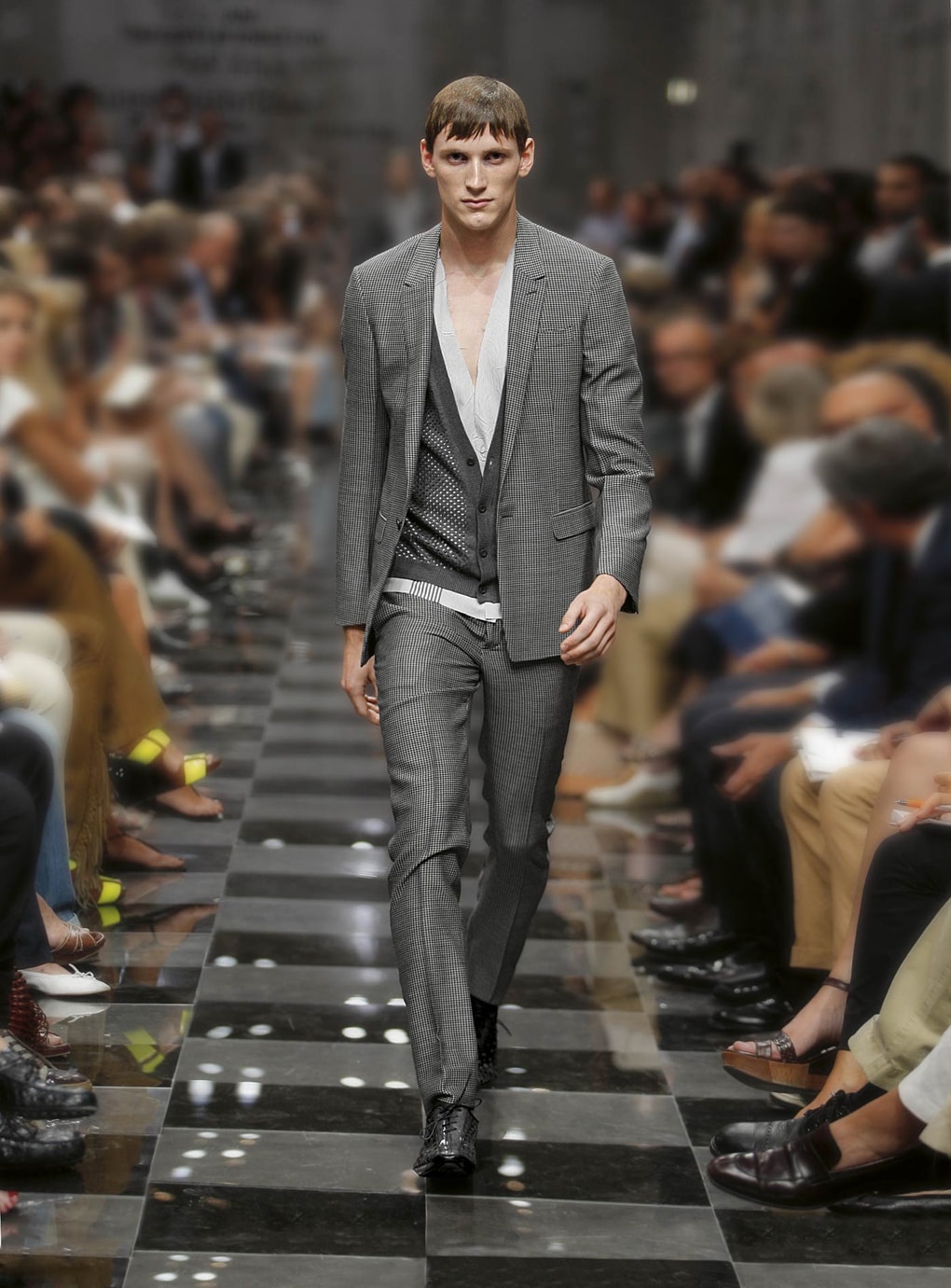 Look 10