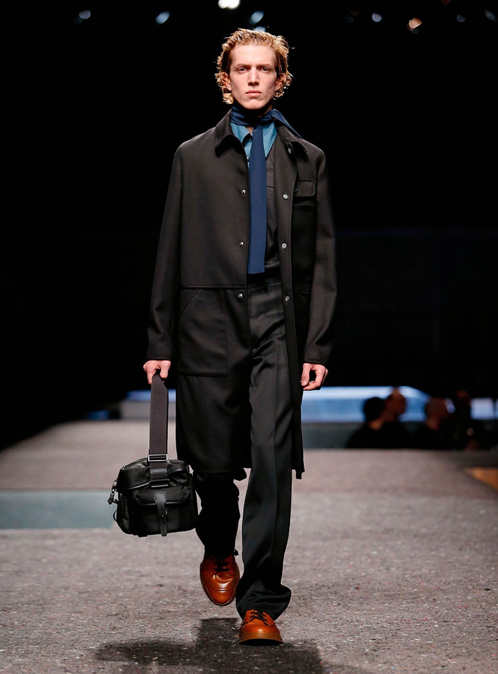 Look 16