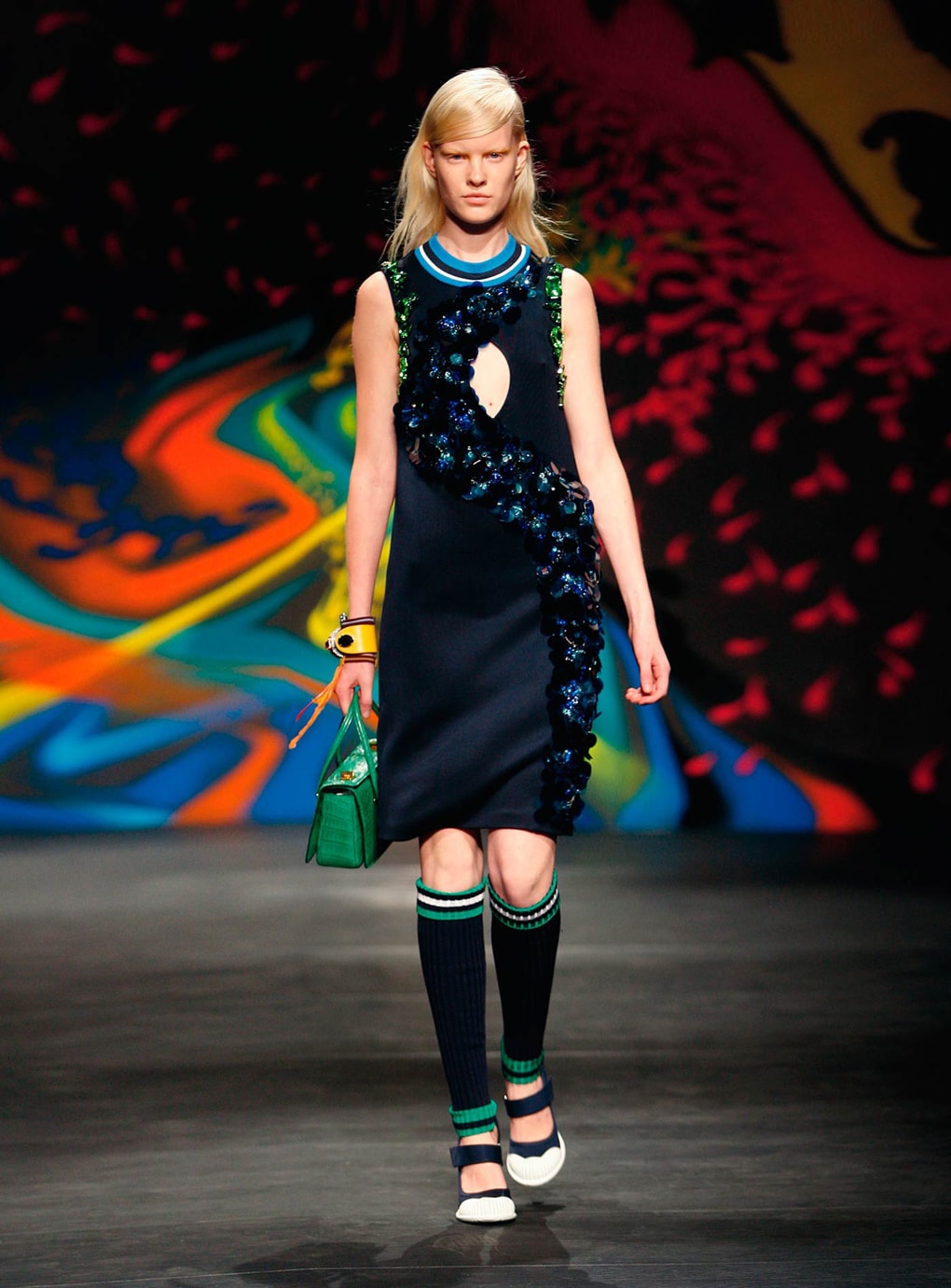 Look 16