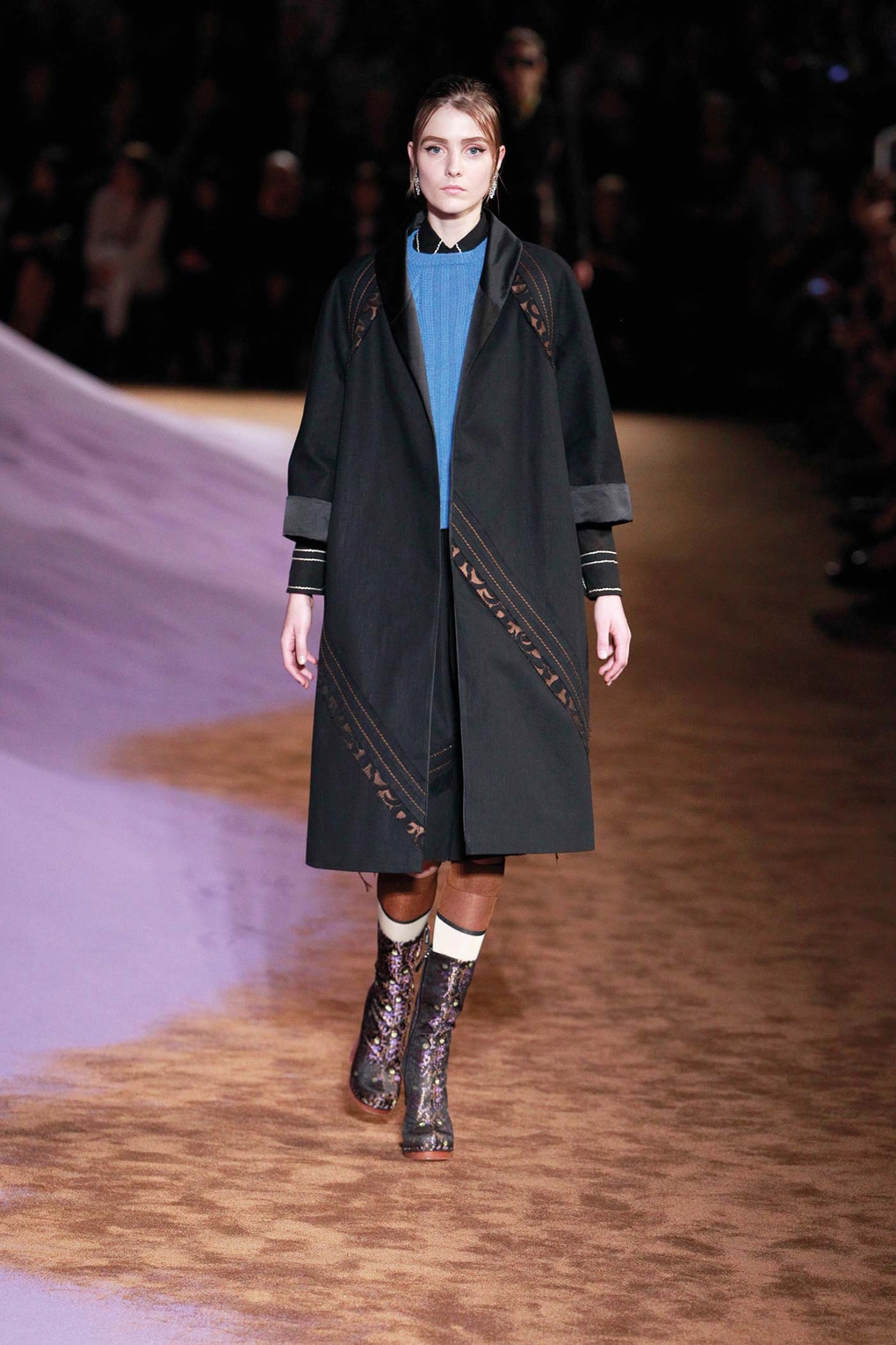 Look 10
