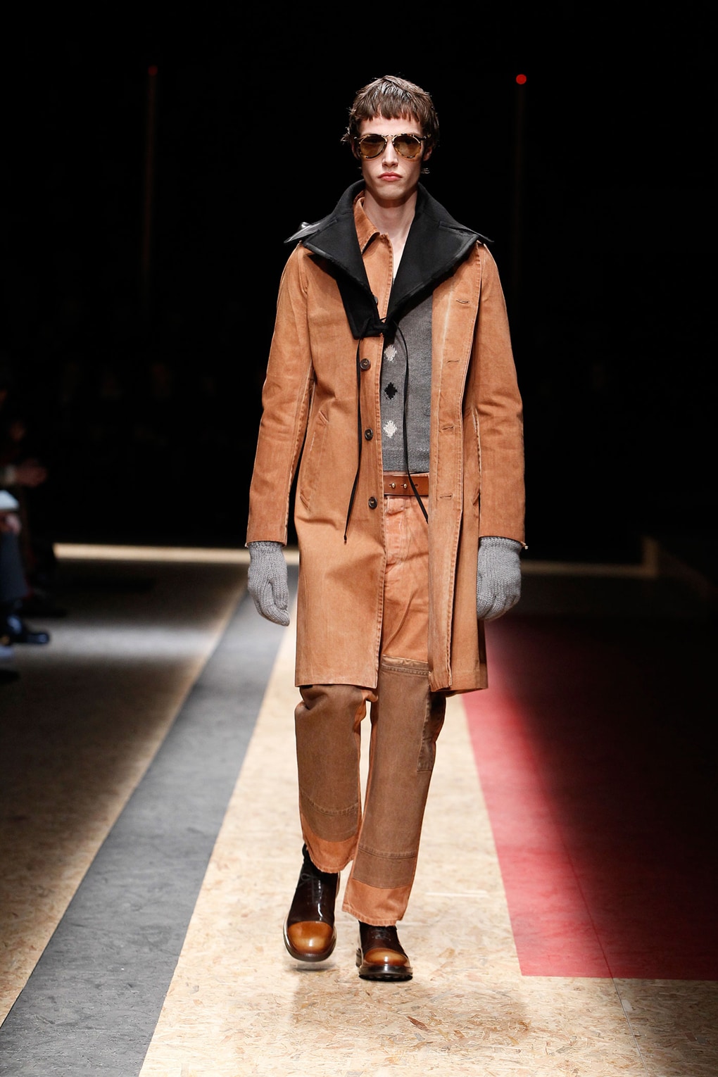 Look 15