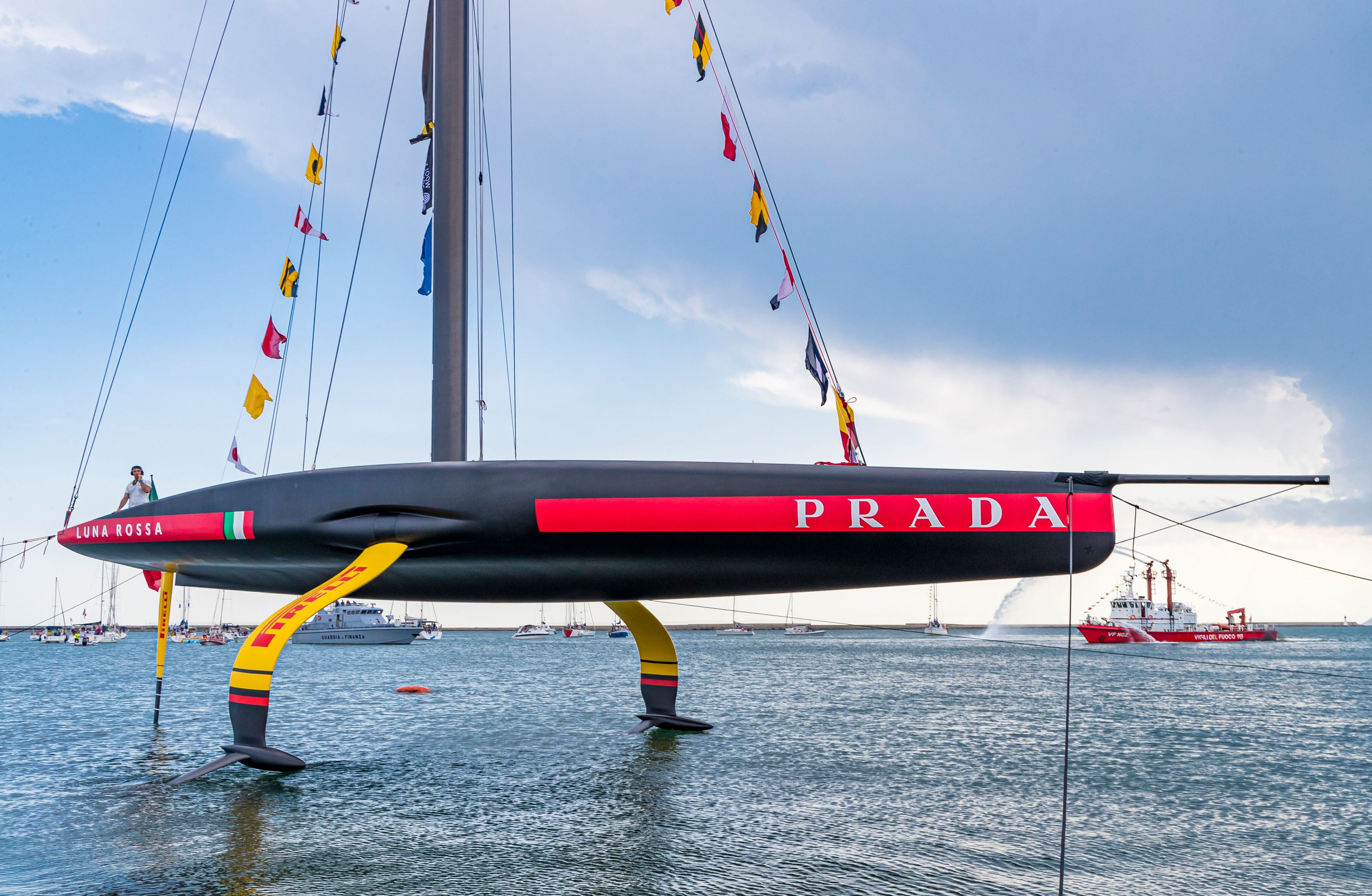 Luna Rossa AC75 PRADA