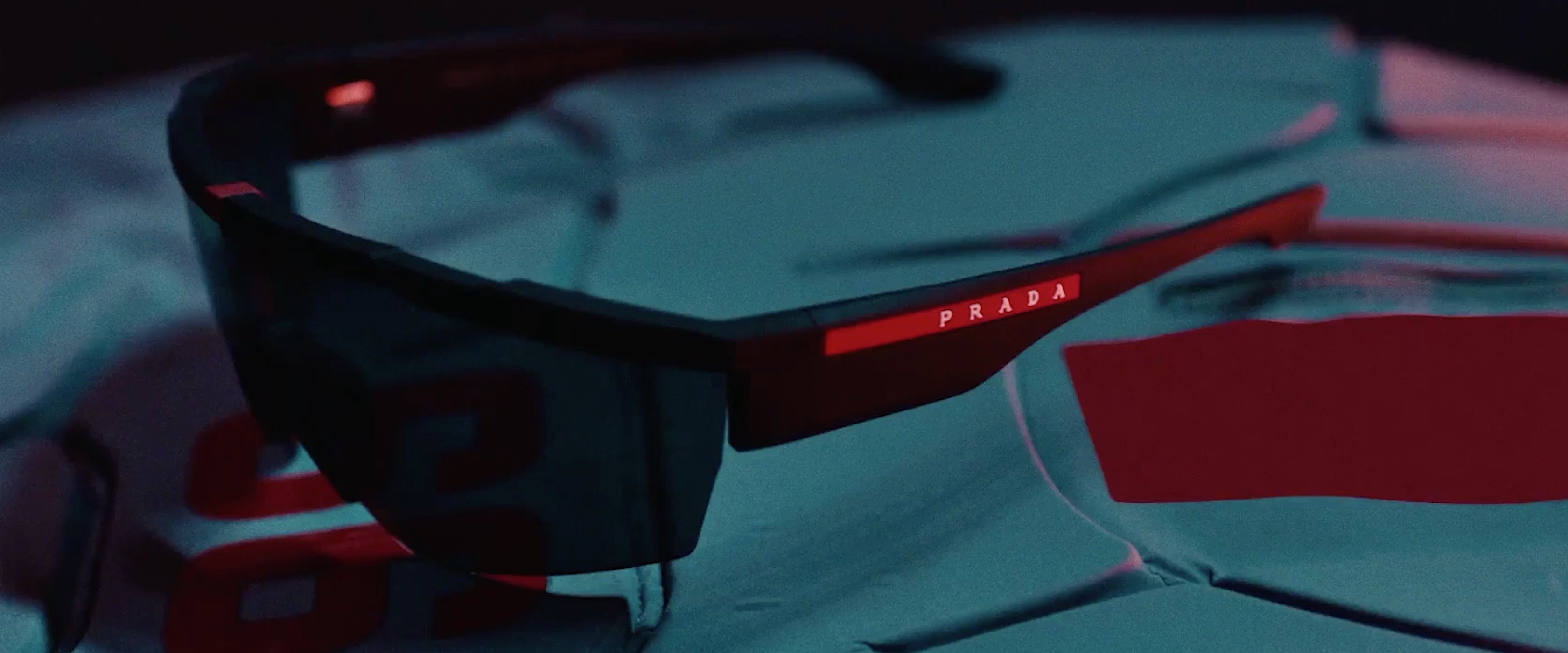 Prada occhiali linea rossa on sale