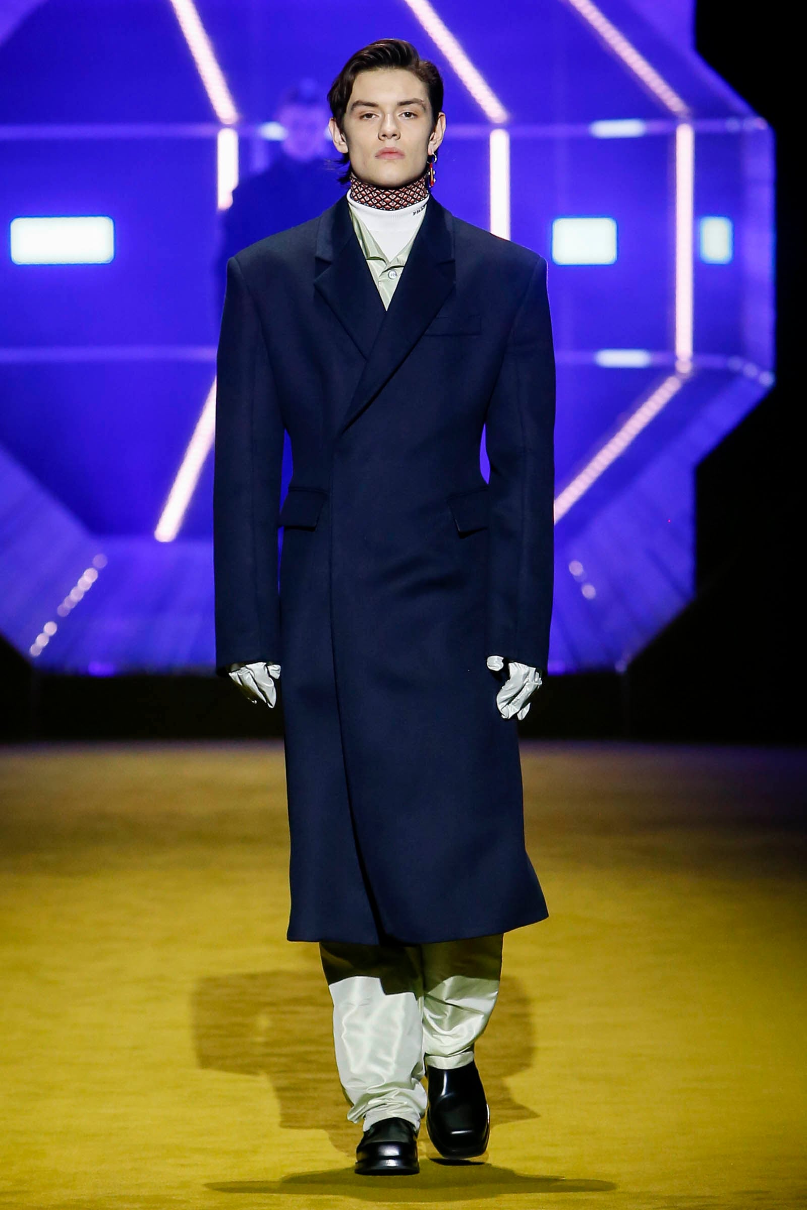 Actualizar 69+ imagen prada menswear runway - Abzlocal.mx