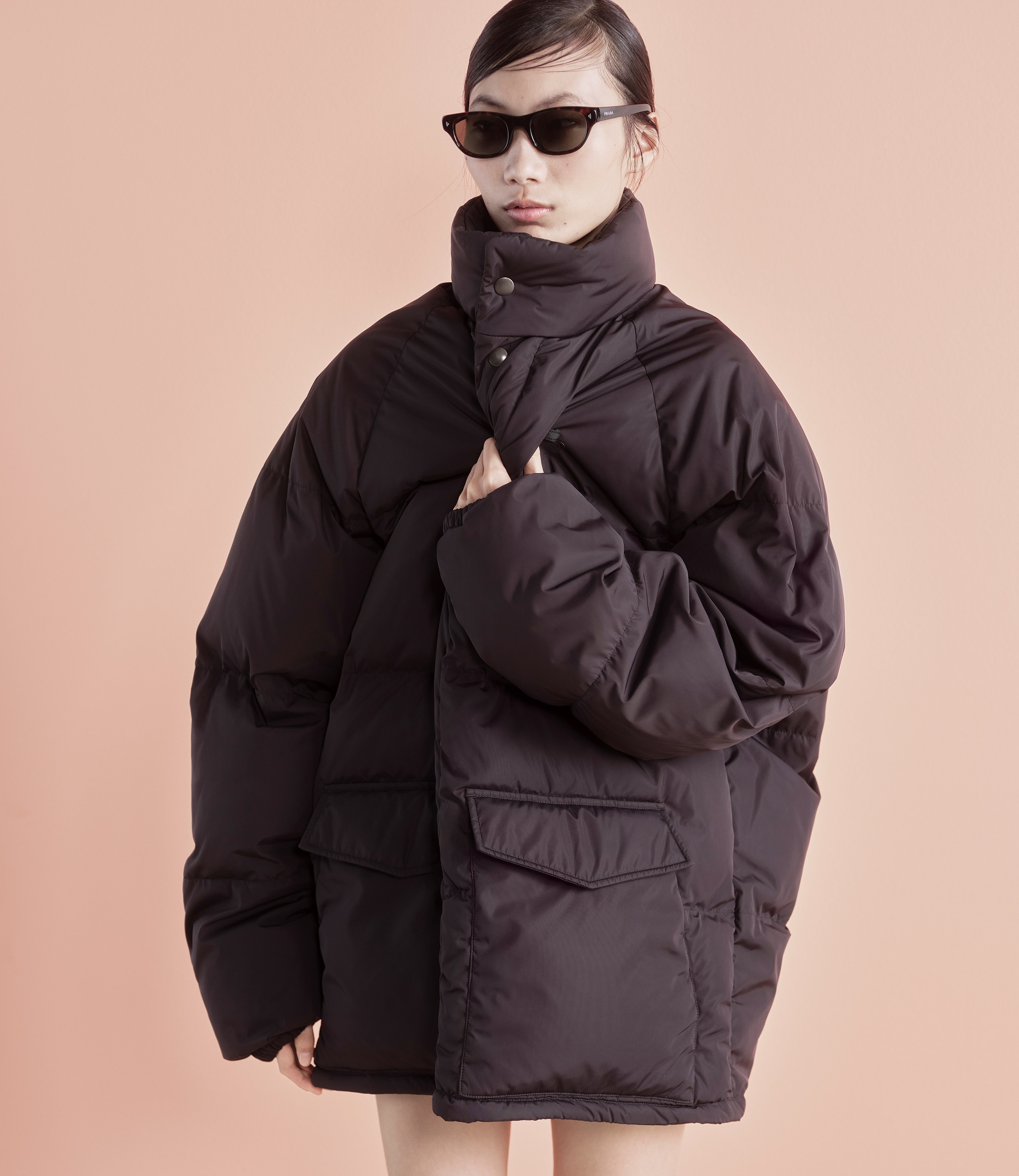 PRADA ブラック チノパン 楽天市場】PRADA プラダ SPH225 三角プレート付きRe-Nylonパンツ