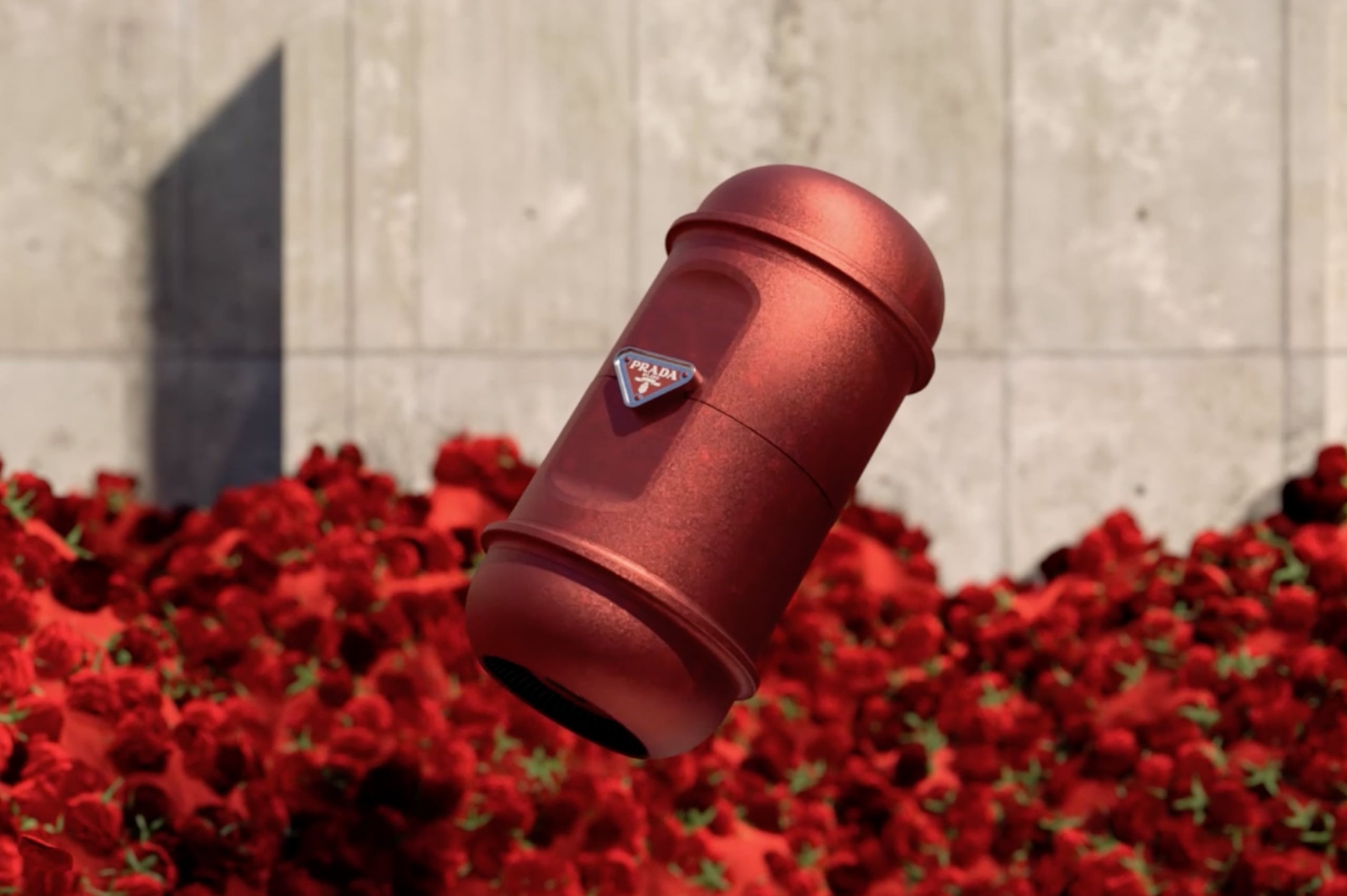 プラダスフィア】ファッション 最新情報 | PRADA