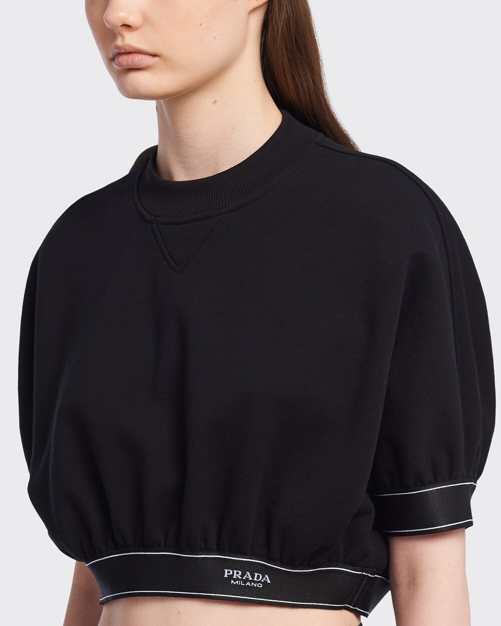 Cropped black sweatshirt clearance
