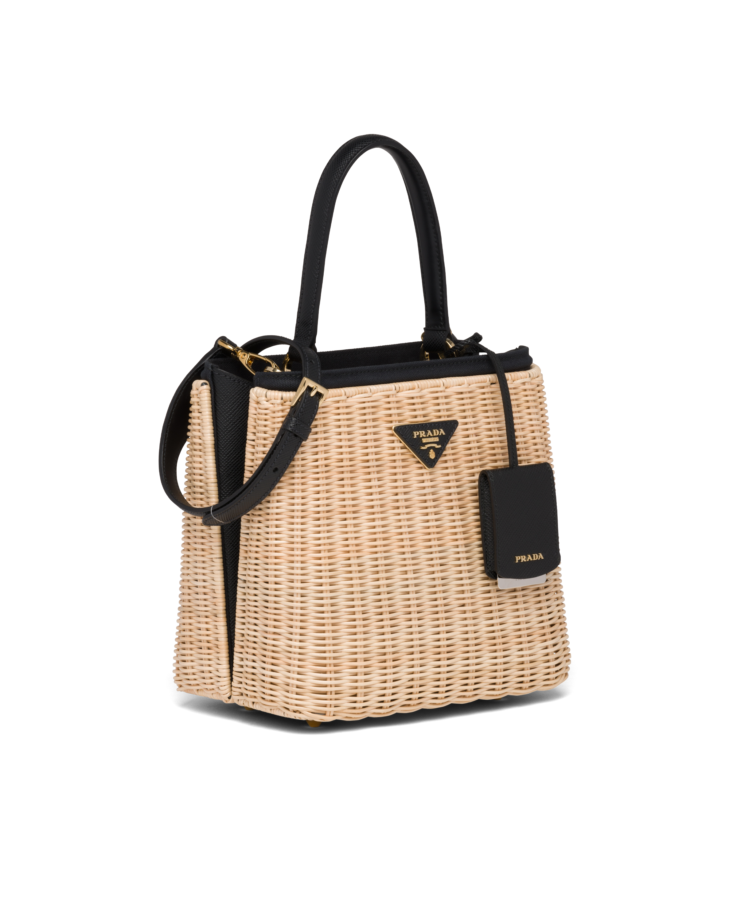 charles and keith wrinkled bolsa