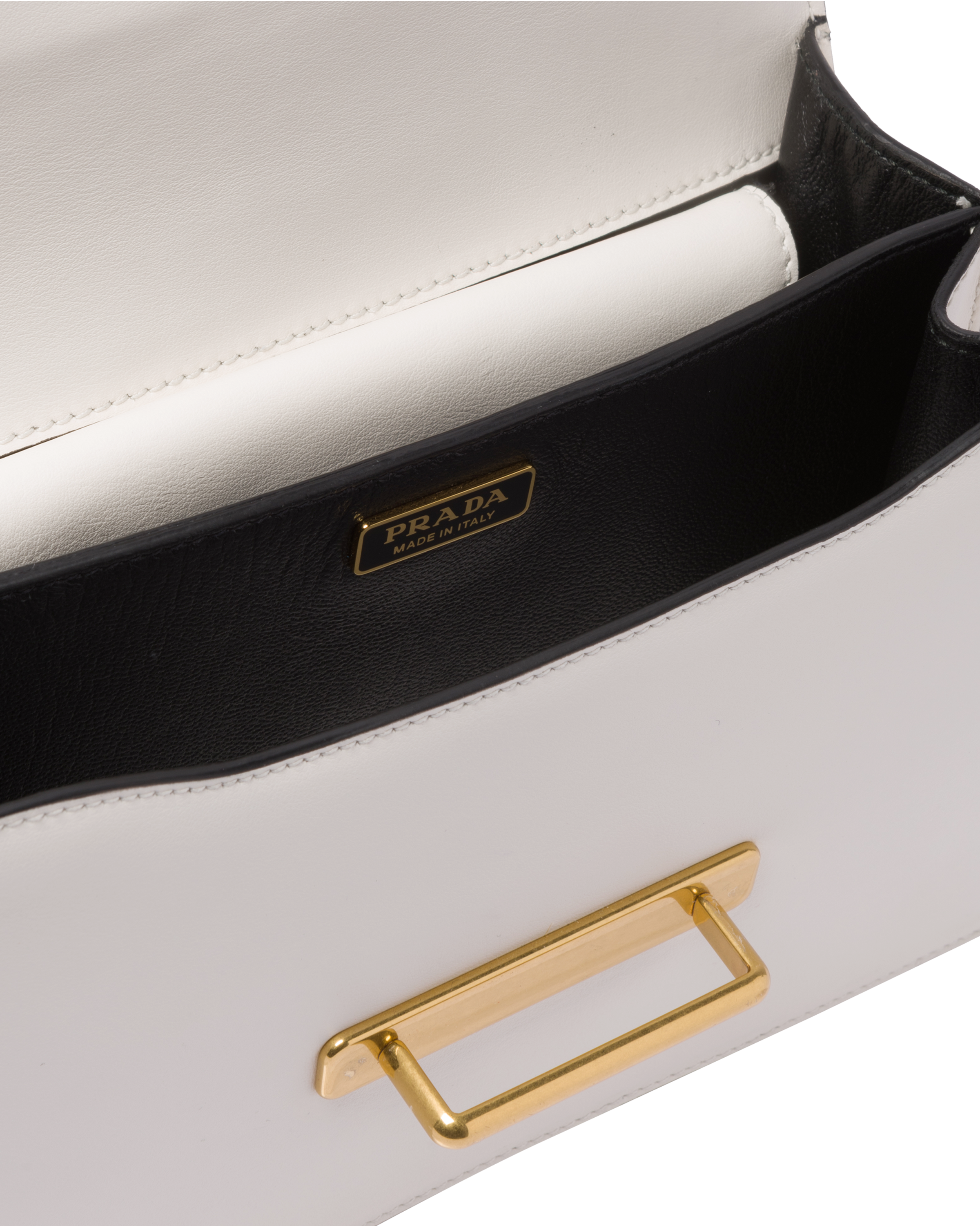 prada cahier inside