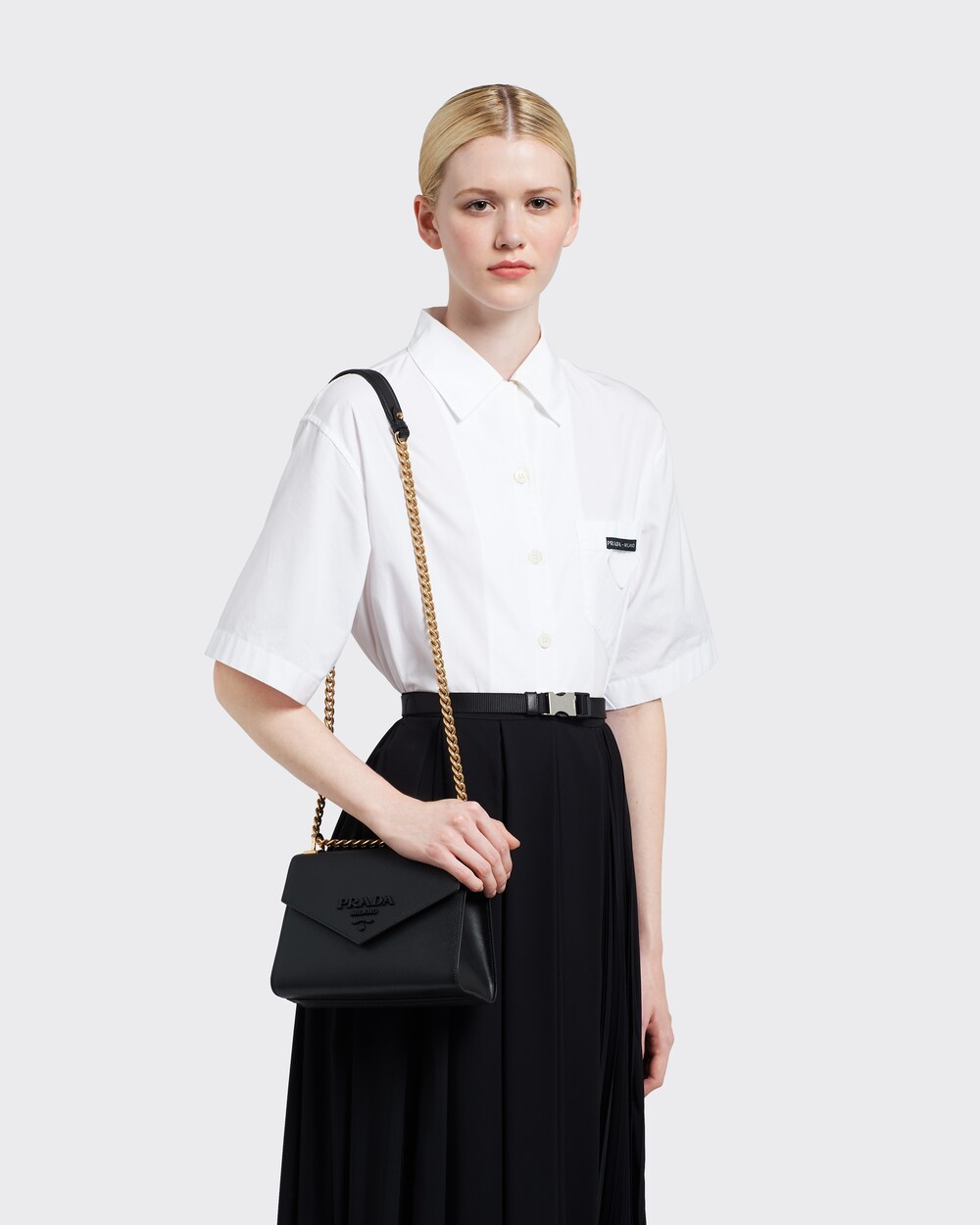 prada monochrome mini bolsa