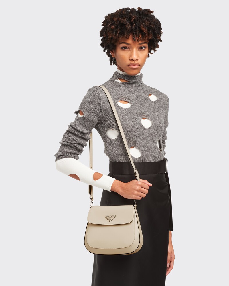 21,300prada cleo 亮面皮革单肩包4 款颜色￥ 21,300prada cleo 亮