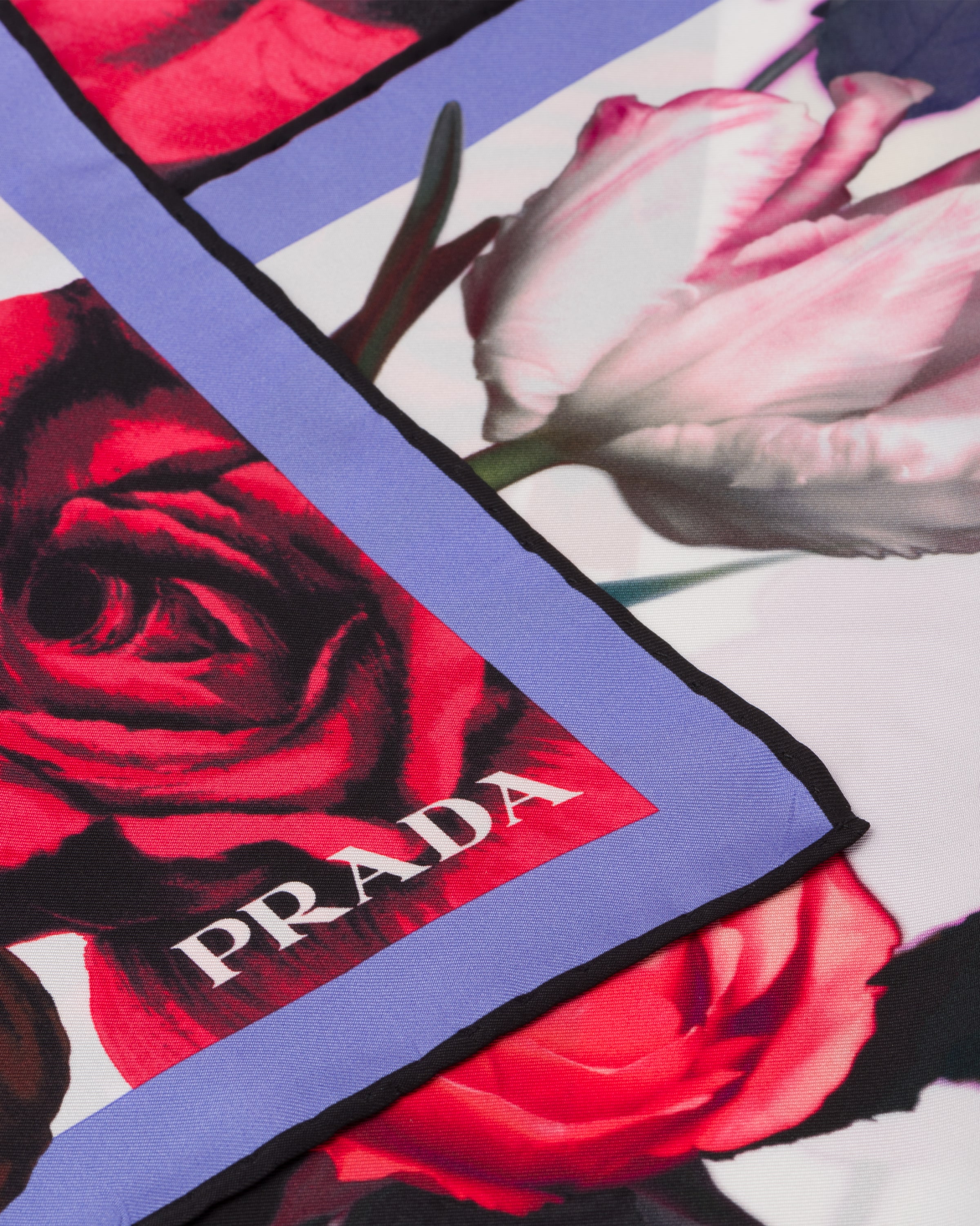 prada double match 丝质方巾 2