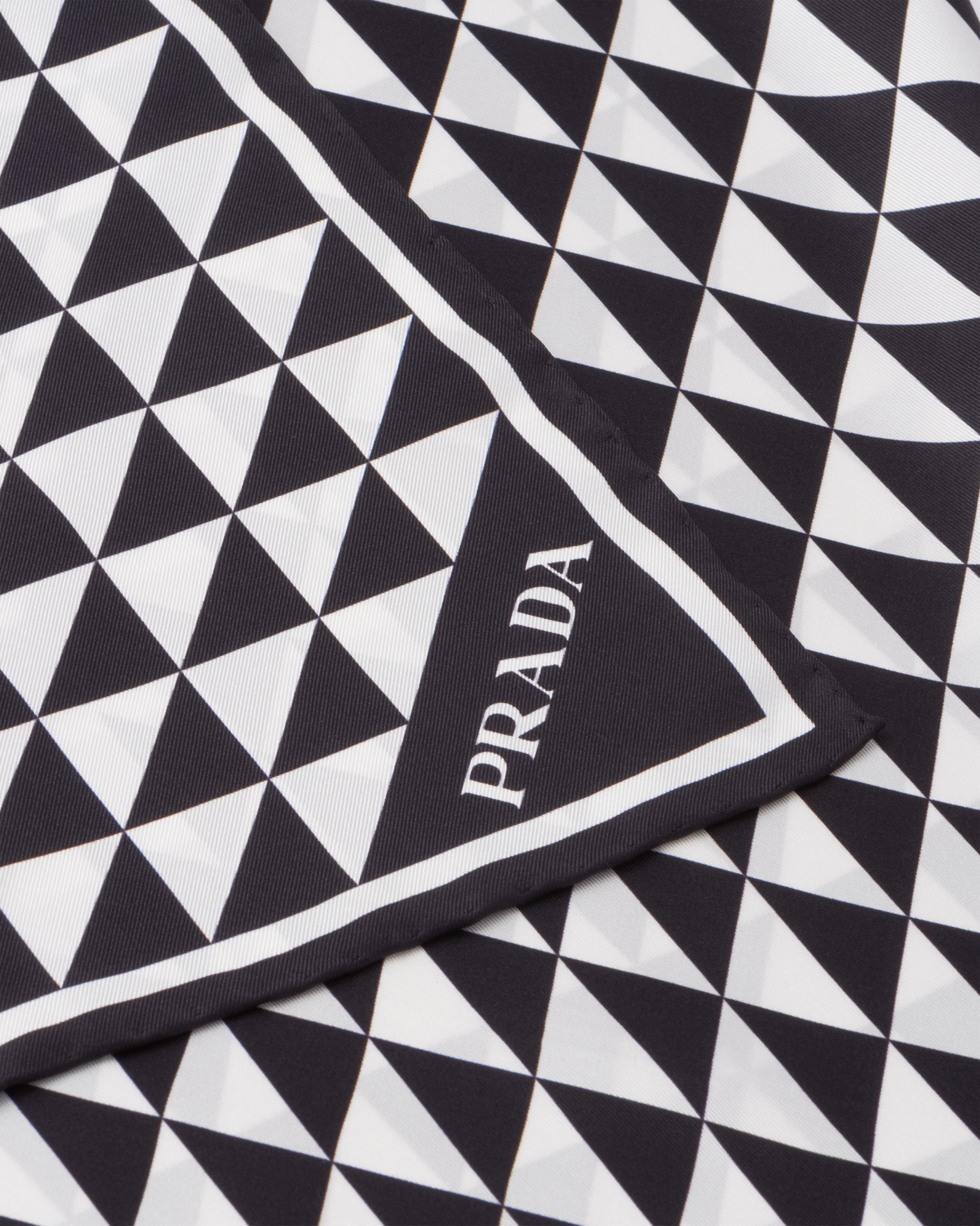 Prada Women's Printed Silk Twill Scarf In Black/white