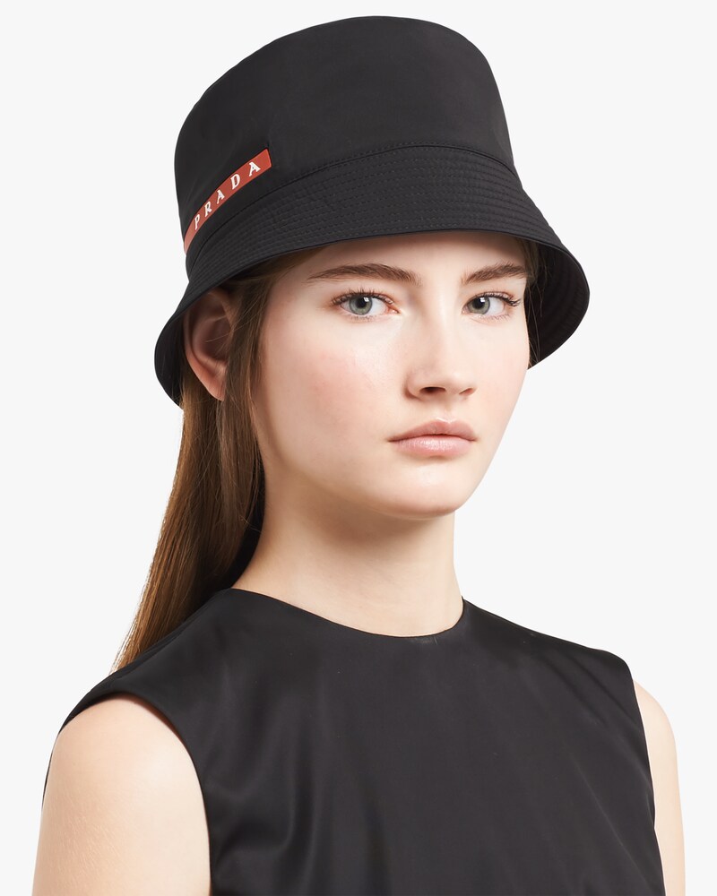 red prada hat