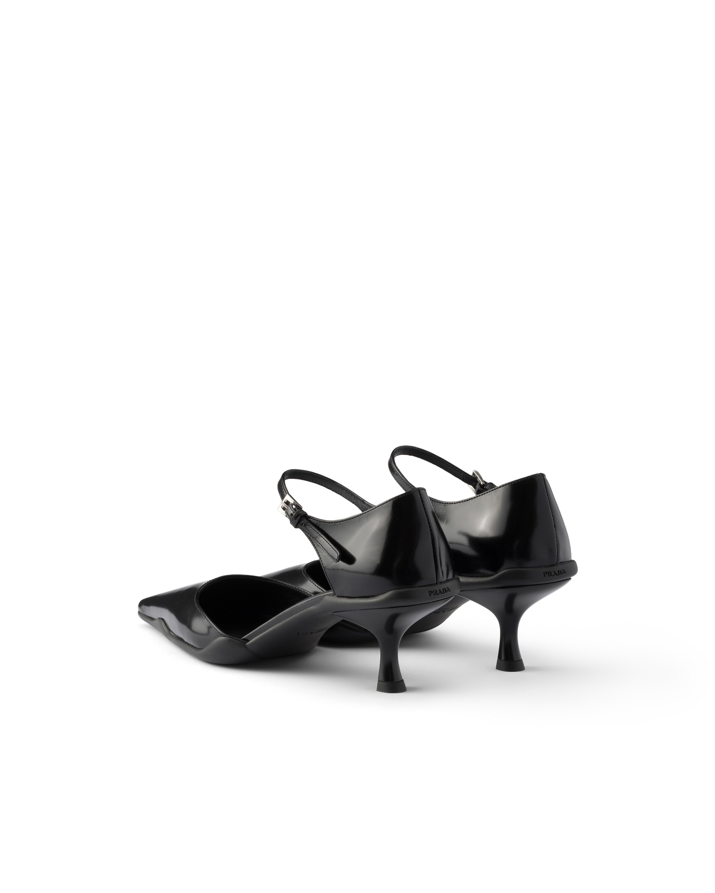 Prada 도르세이 브러시드 레더 펌프스 In Black