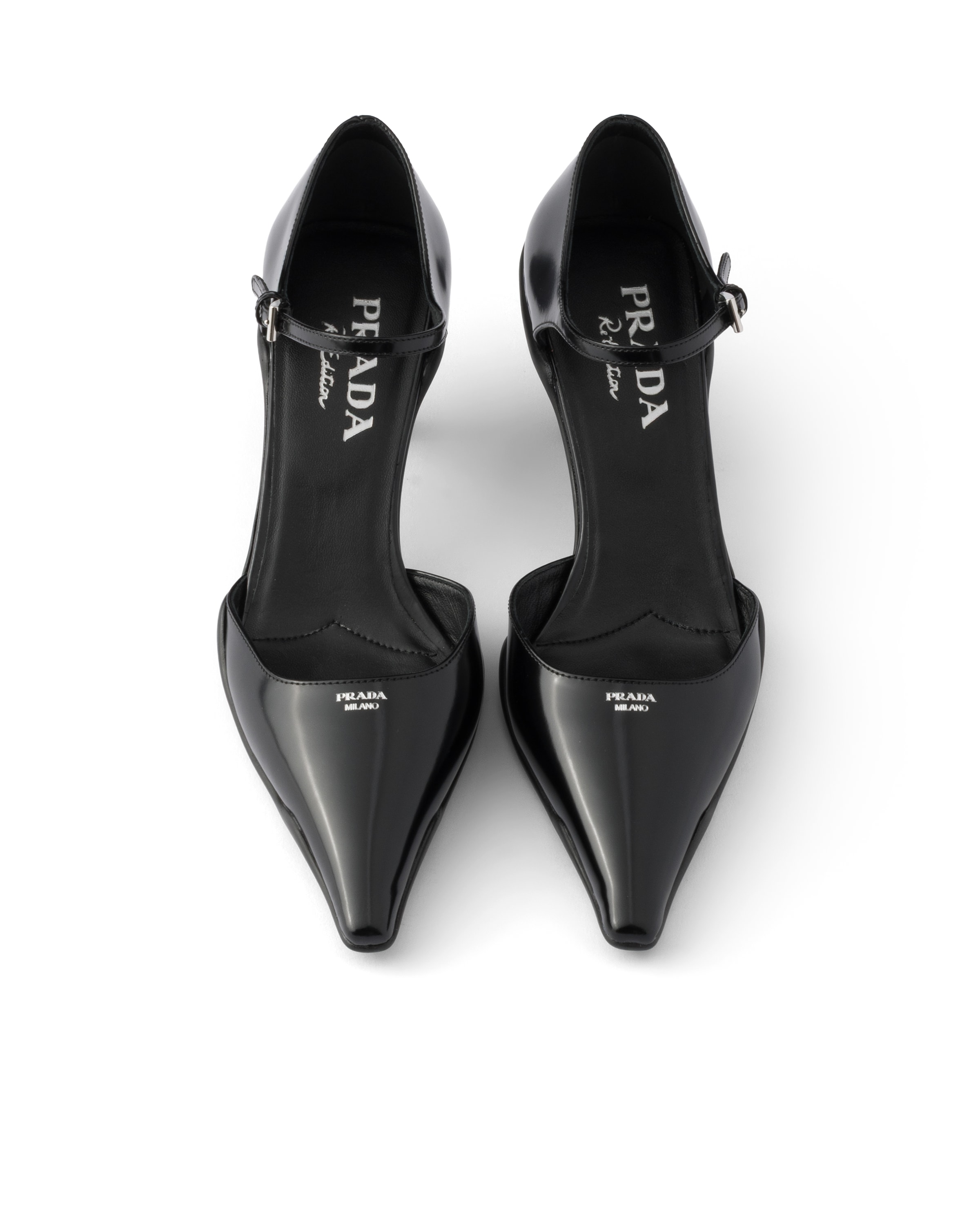 Prada 도르세이 브러시드 레더 펌프스 In Black