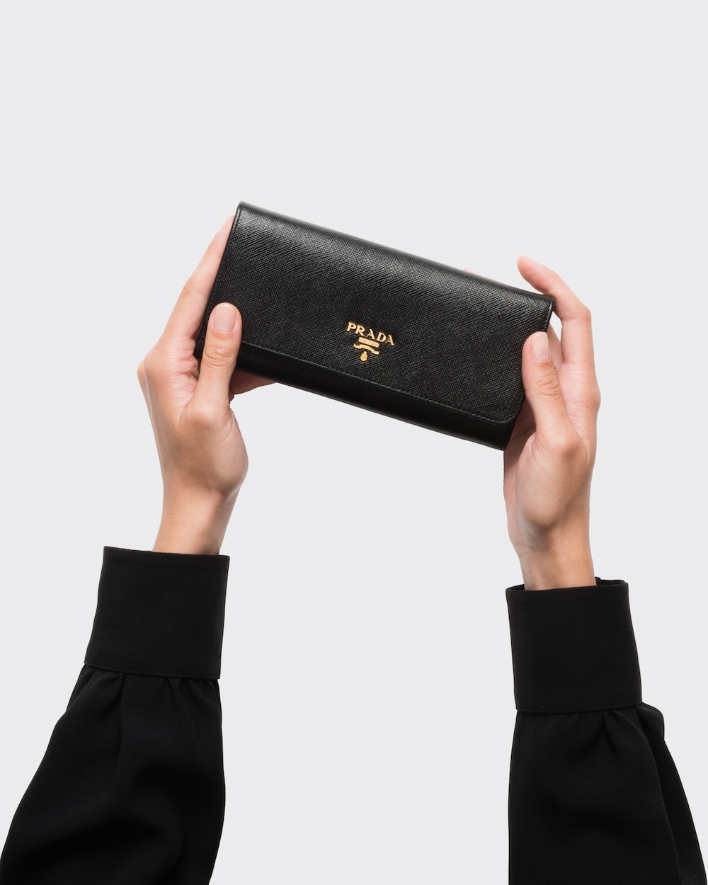 Prada saffiano wallet price