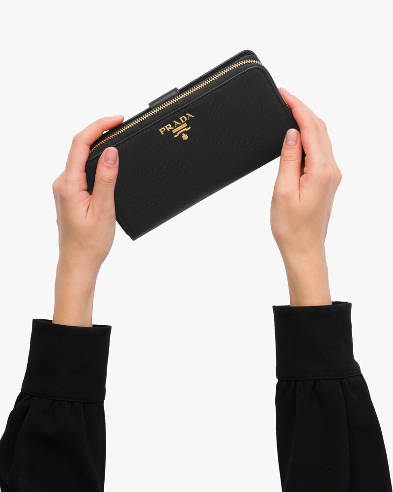 prada medium saffiano wallet