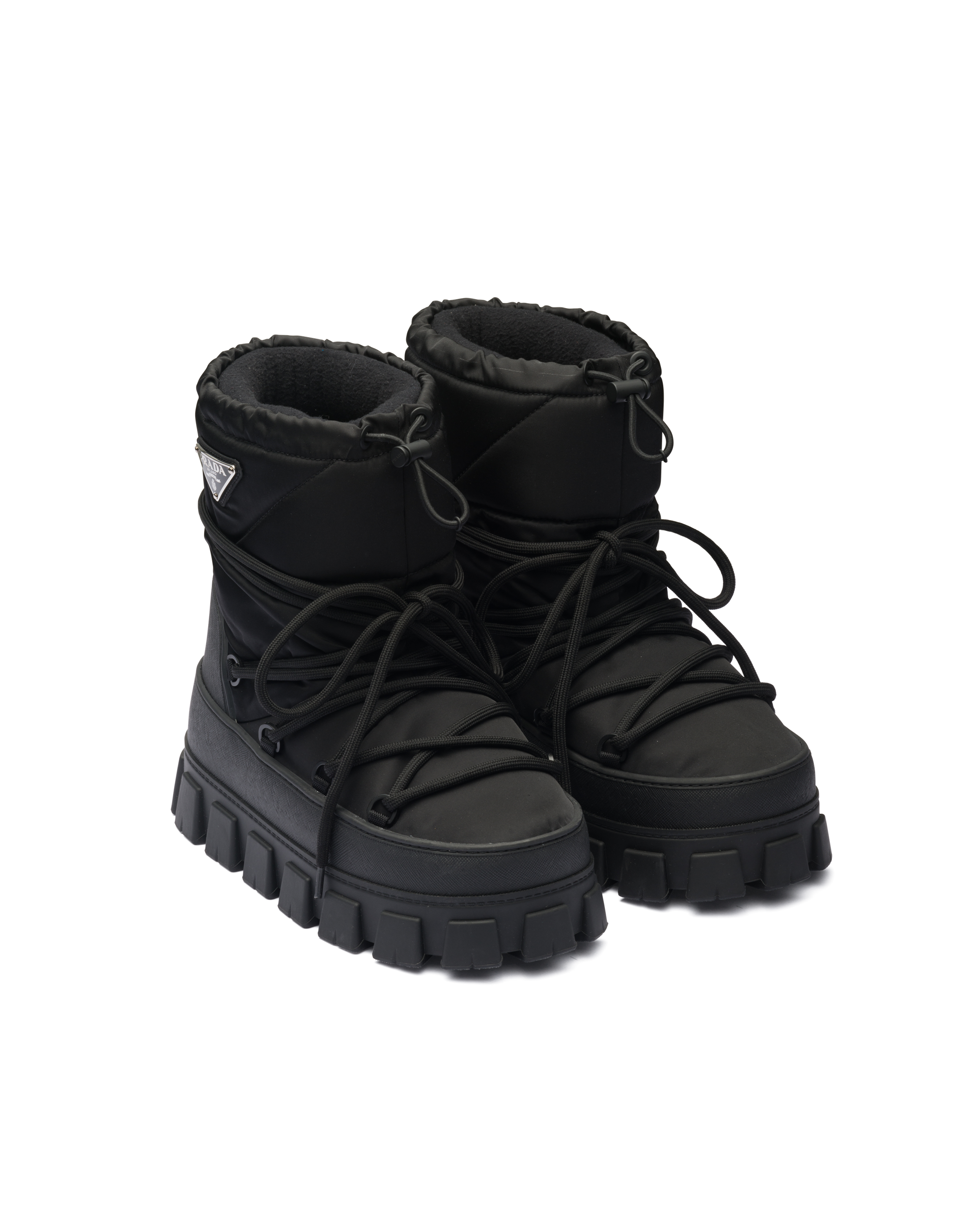 Prada Schneestiefel Mit Logo-schild In Black