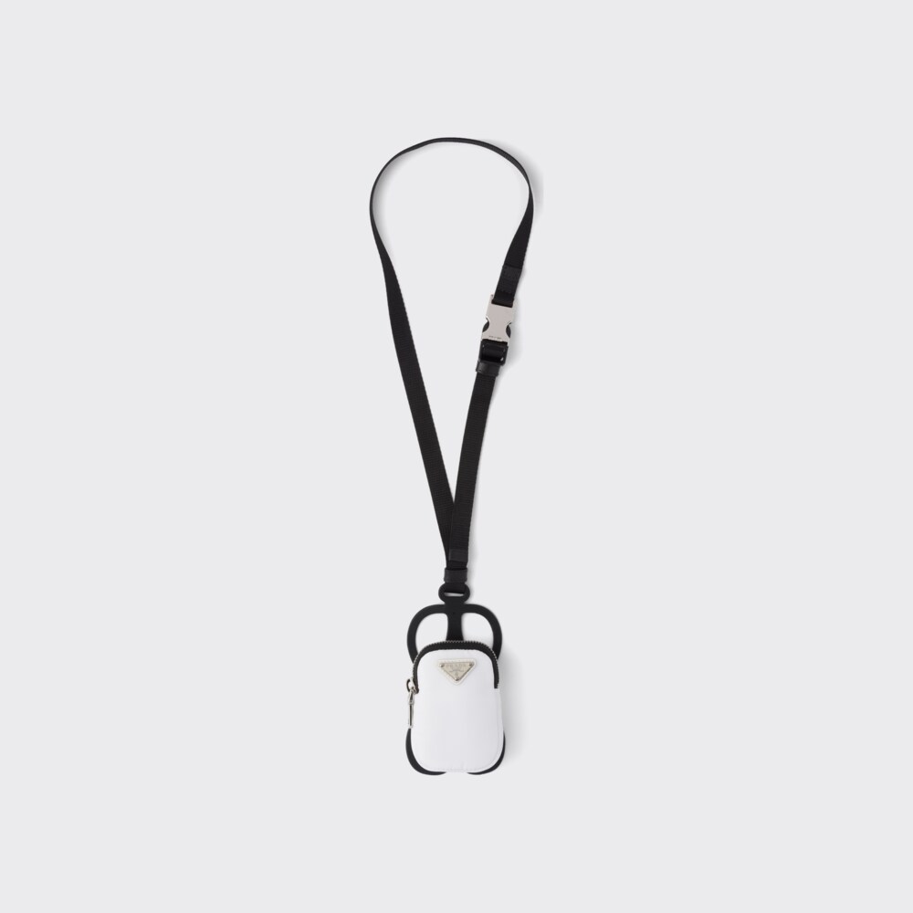 Prada جراب هاتف ذكي مصنوع من قماش رينايلون Re-Nylon 1