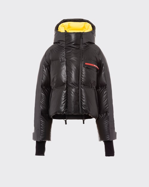 Prada 轻盈Re-Nylon短款羽绒夹克 1