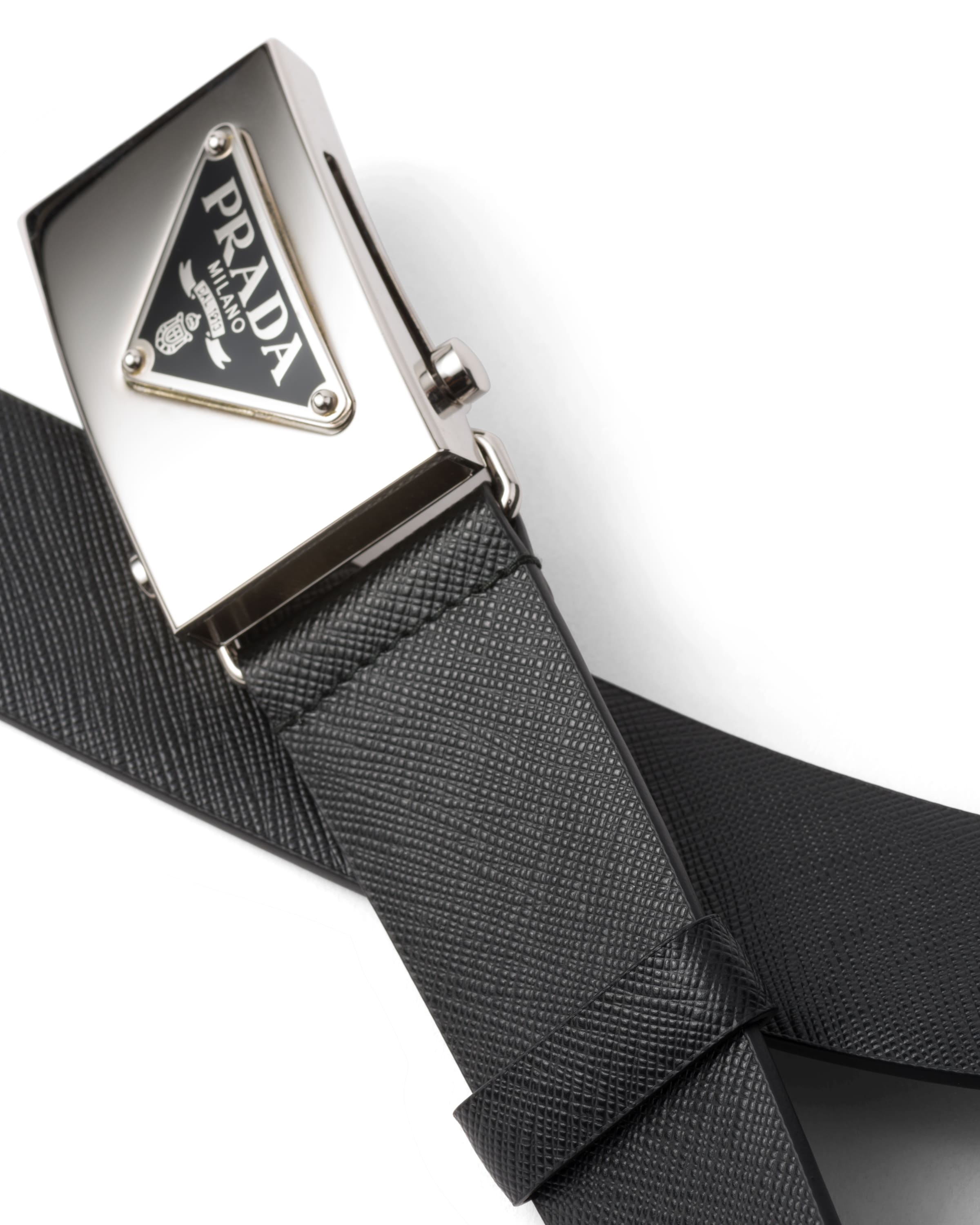 Prada Triangle-logo Saffiano Belt In Schwarz