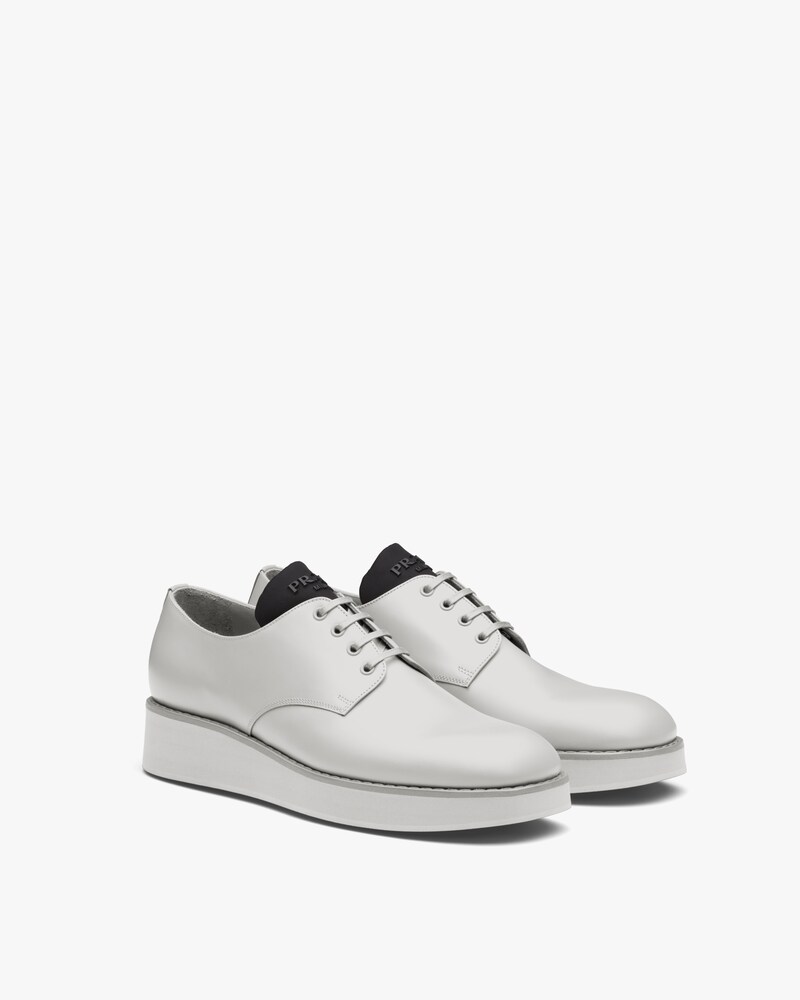 scarpe prada con strappo