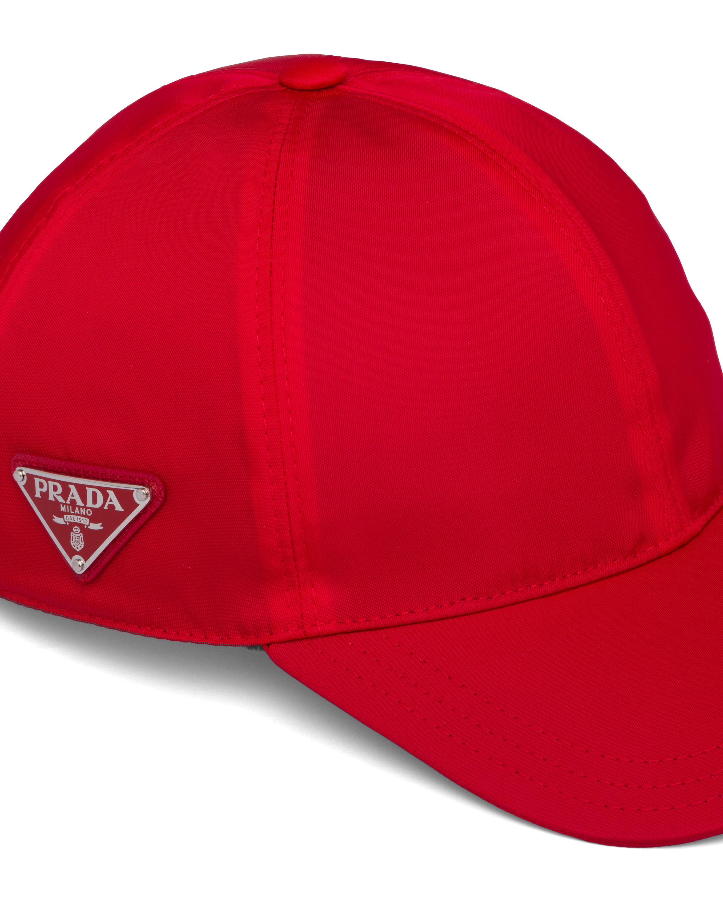 red prada hat