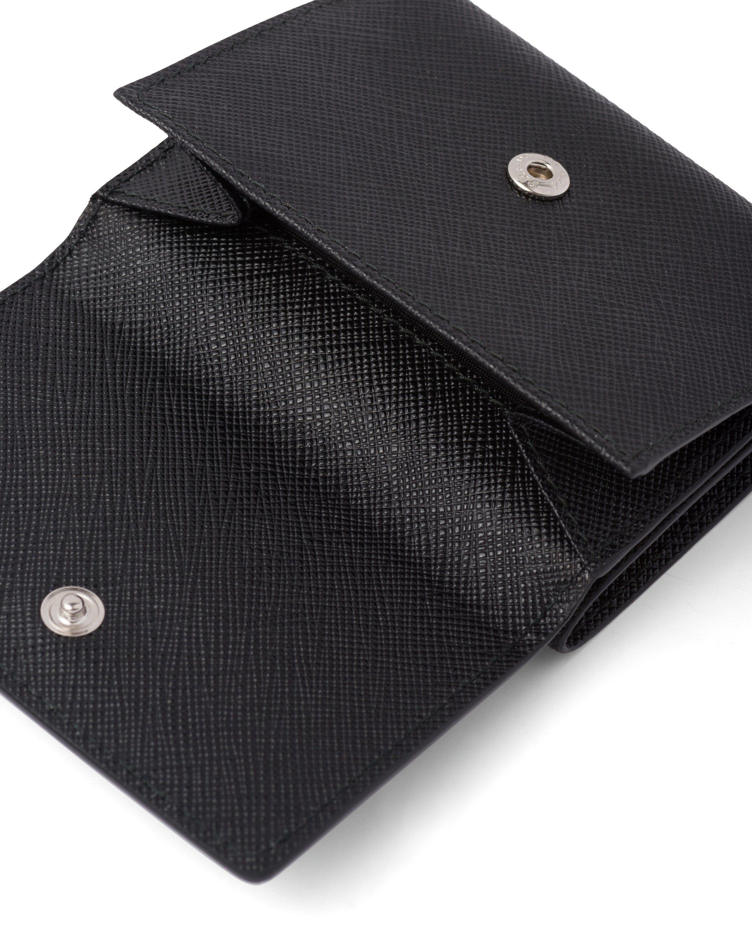 Prada Small Logo-plaque Leather Wallet In Black