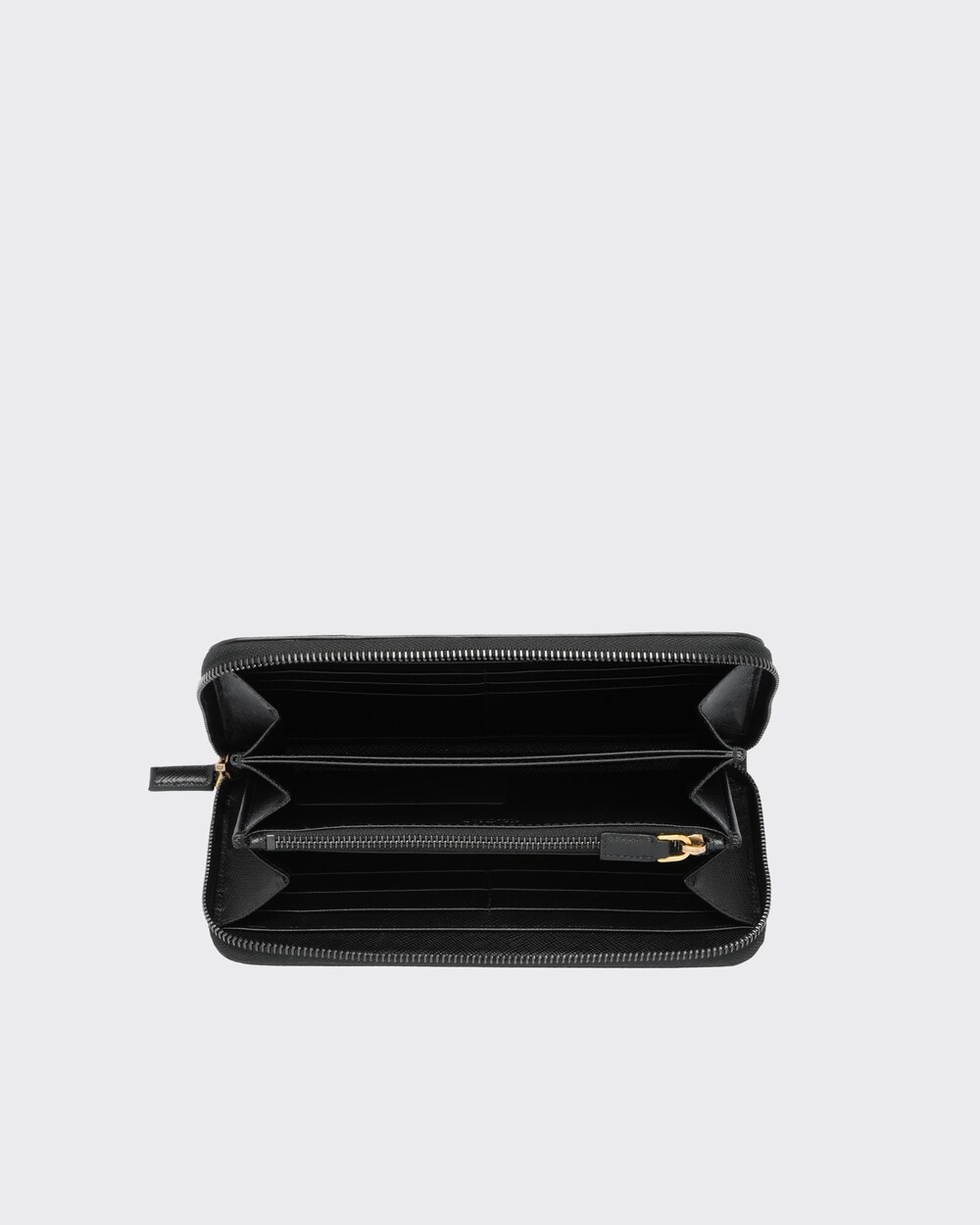 ブラック サフィアーノレザー ジップアラウンド財布 | Prada ブラック サフィアーノレザー ジップアラウンド財布 | Prada