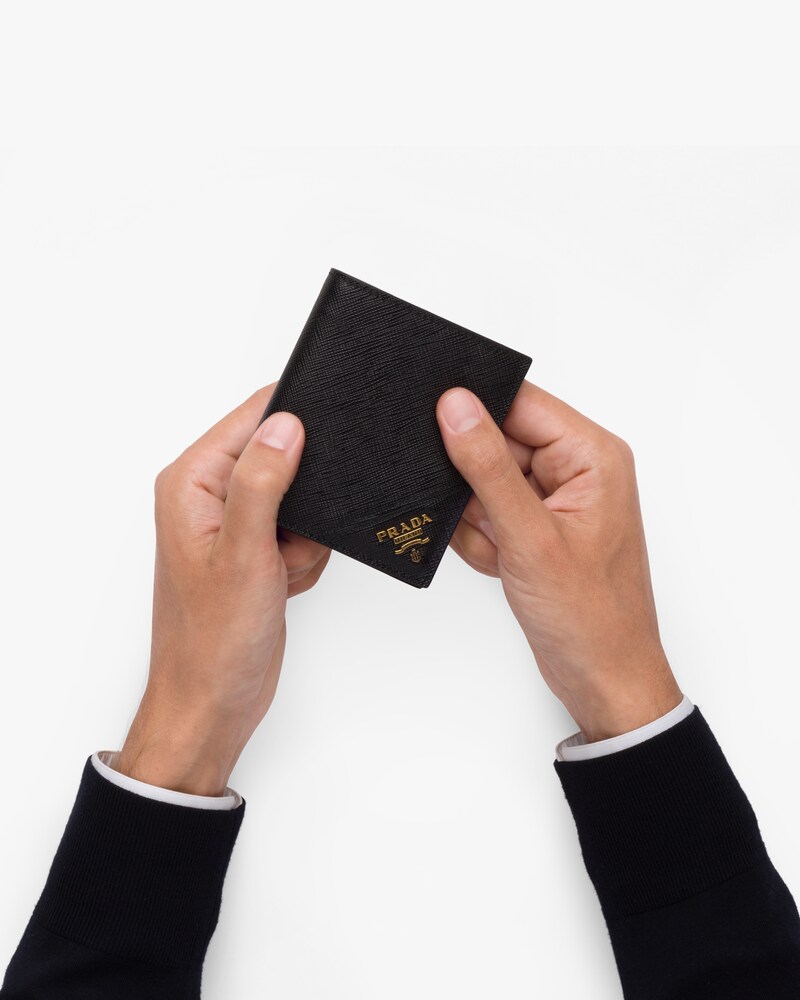 prada saffiano nero wallet