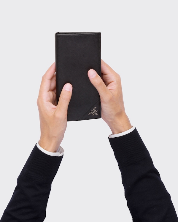 サフィアーノレザー ドキュメントホルダー サフィアーノレザー ドキュメントホルダー