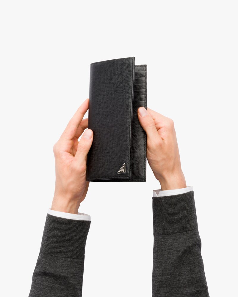 prada saffiano nero wallet