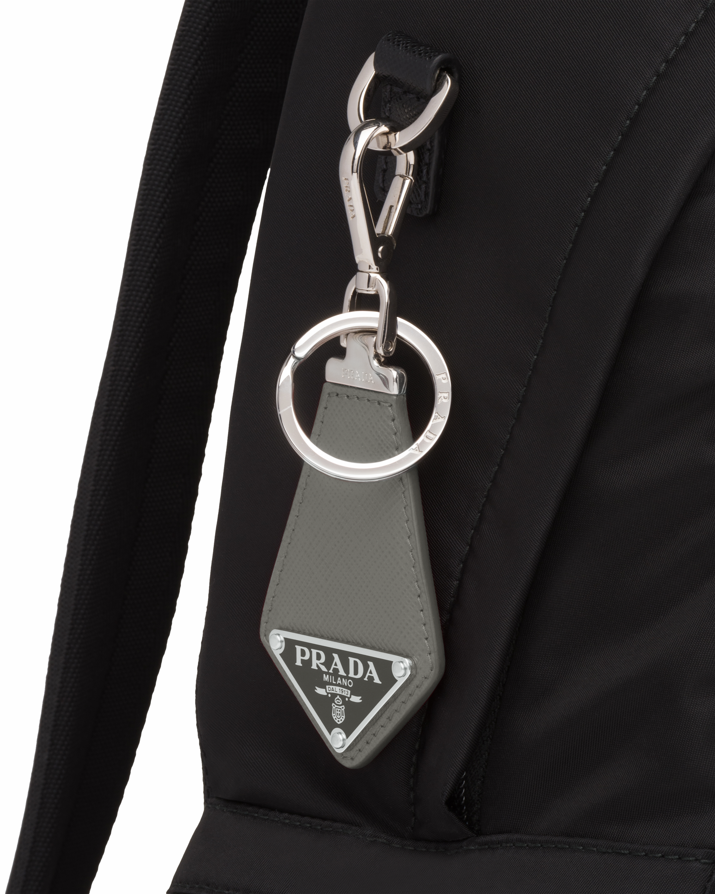 ライトグレー サフィアーノレザー キーリング | PRADA