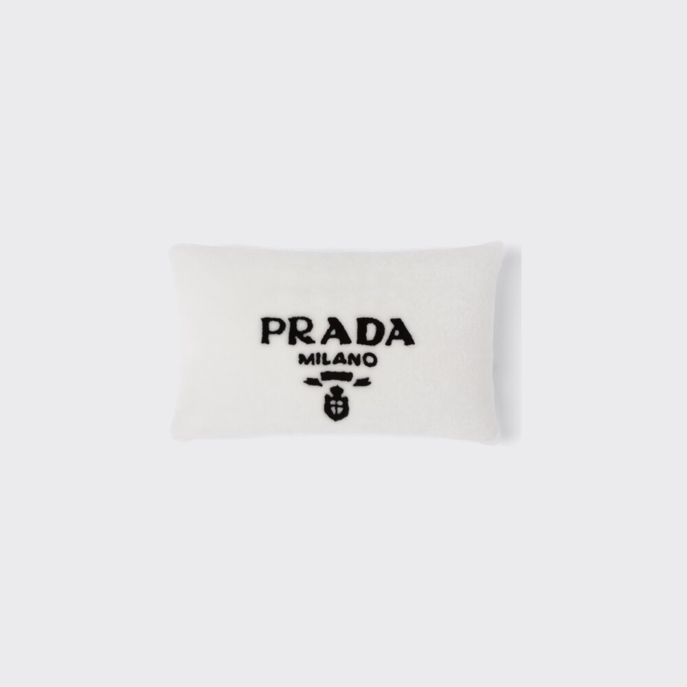 Prada 环保毛皮羊绒抱枕 1