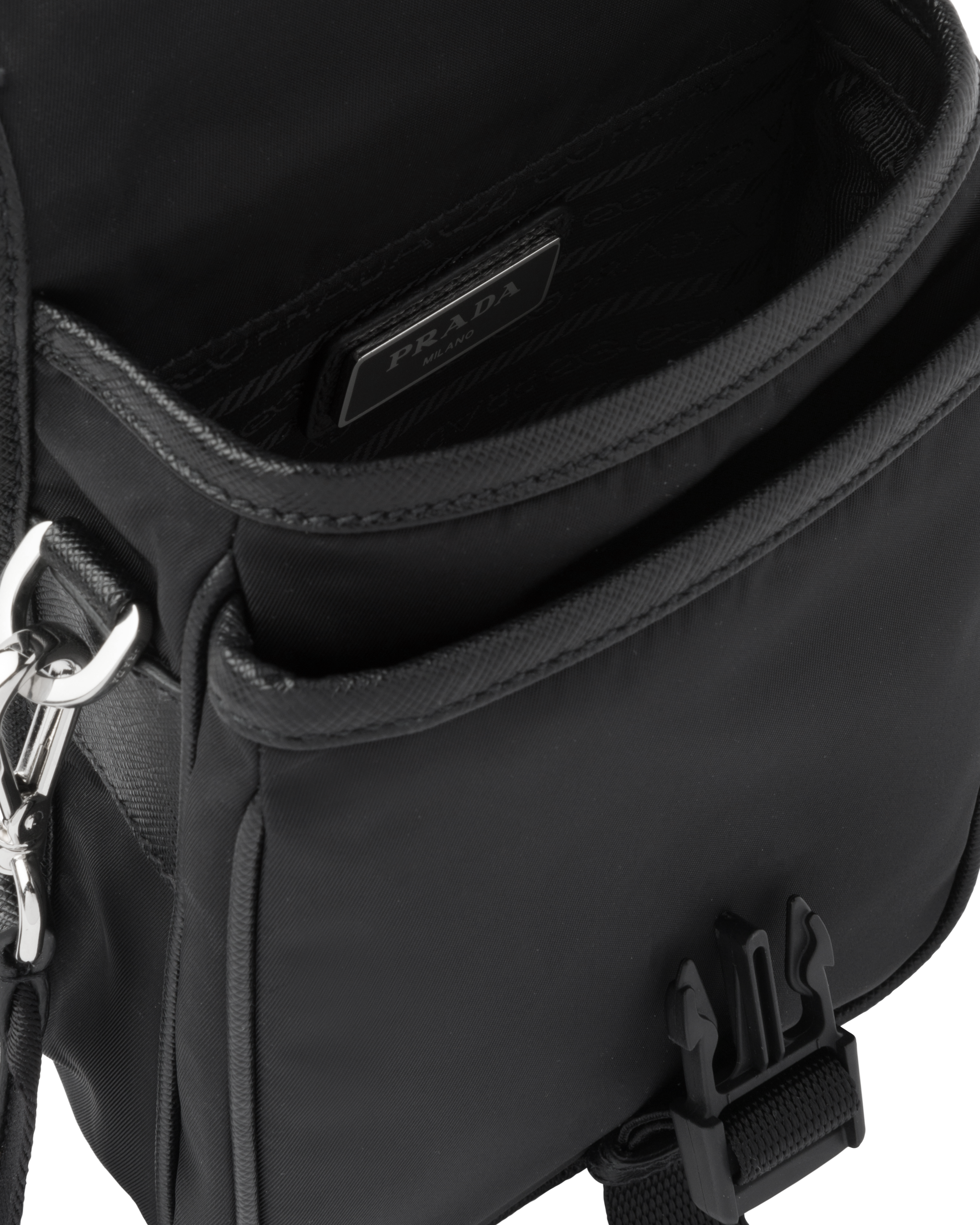Re-Nylon xサフィアーノレザー ショルダーバッグ