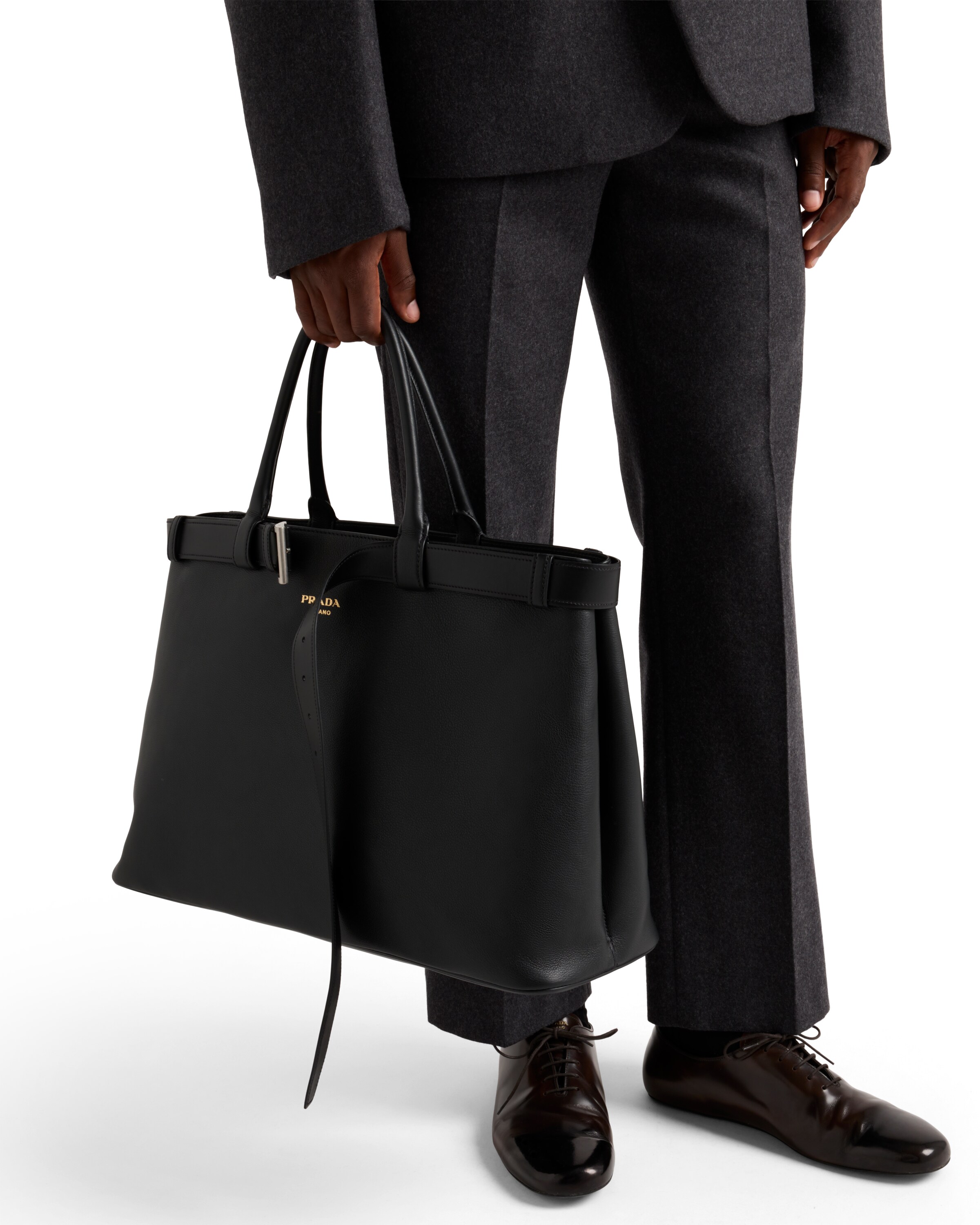 Prada Mittelgrosse Double Belt Handtasche In Black