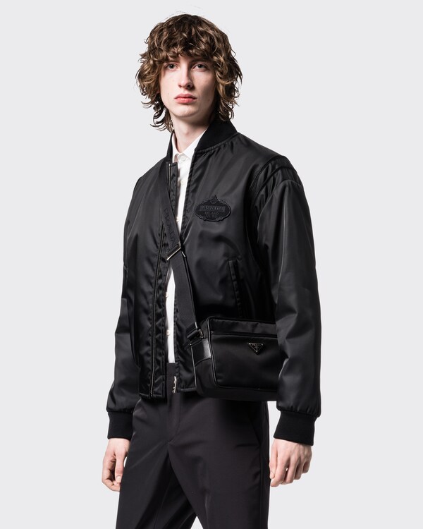 Schultertasche: Re-Nylon und Saffiano-Leder Schultertasche: Re-Nylon und Saffiano-Leder