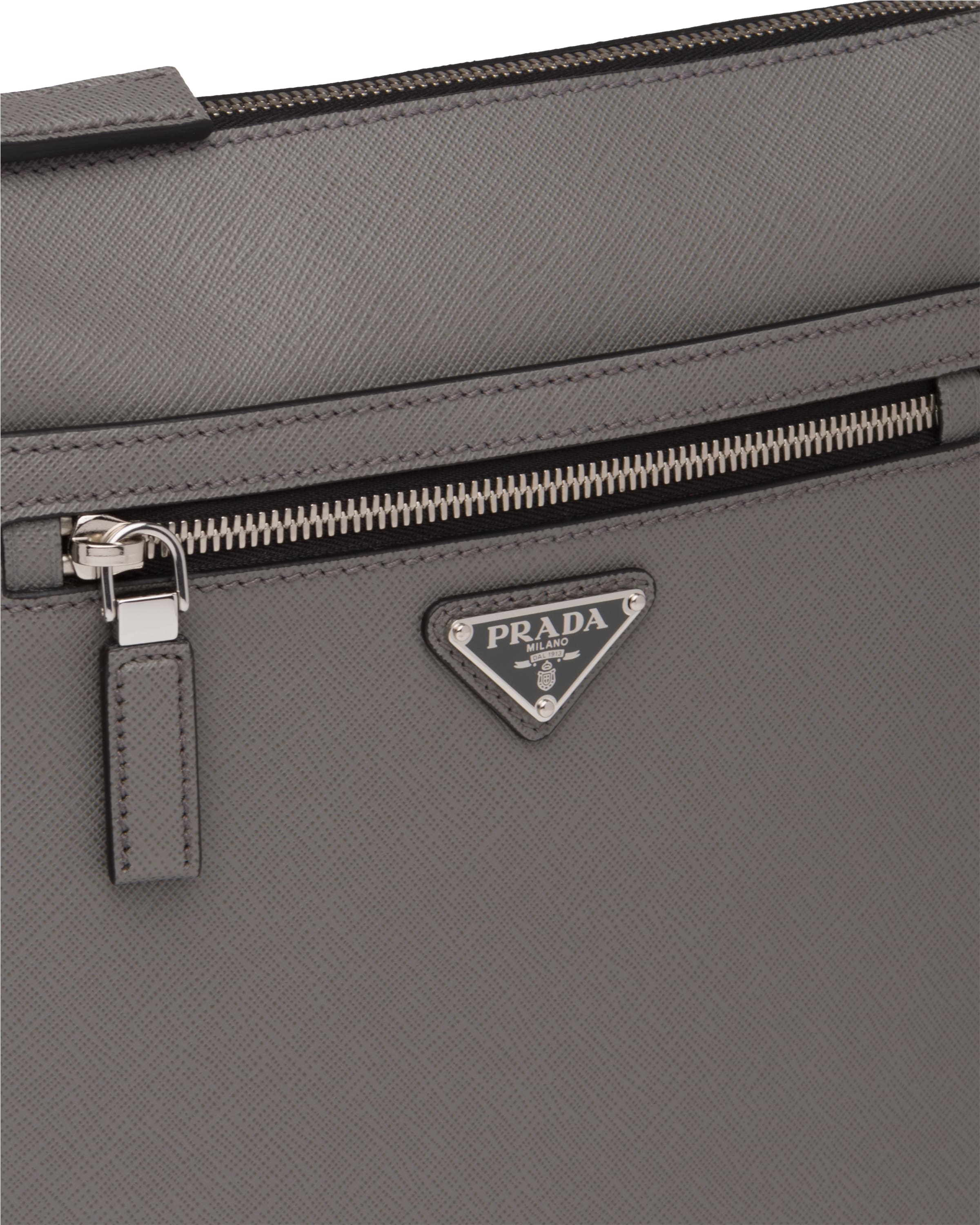 prada saffiano 皮革斜挎包 6